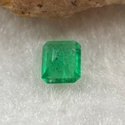 Natural Colombia Vivid Green Emerald (Beryl) Cut-Cornered Rectangular Step cut 0.46ct 5.6 by 4.7 by 2.5mm - Huangs Jadeite and Jewelry Pte Ltd