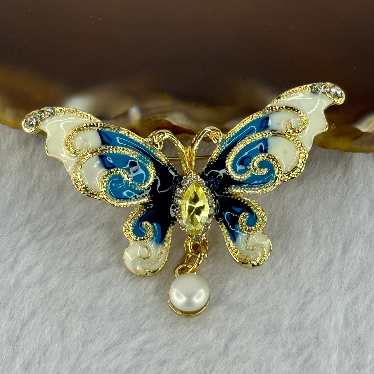 Natural Pearl with Yellow Crystal in Sliver Gold Color Butterfly Brooch 10.83g 49.1 by 36.8 by 9.1mm - Huangs Jadeite and Jewelry Pte Ltd