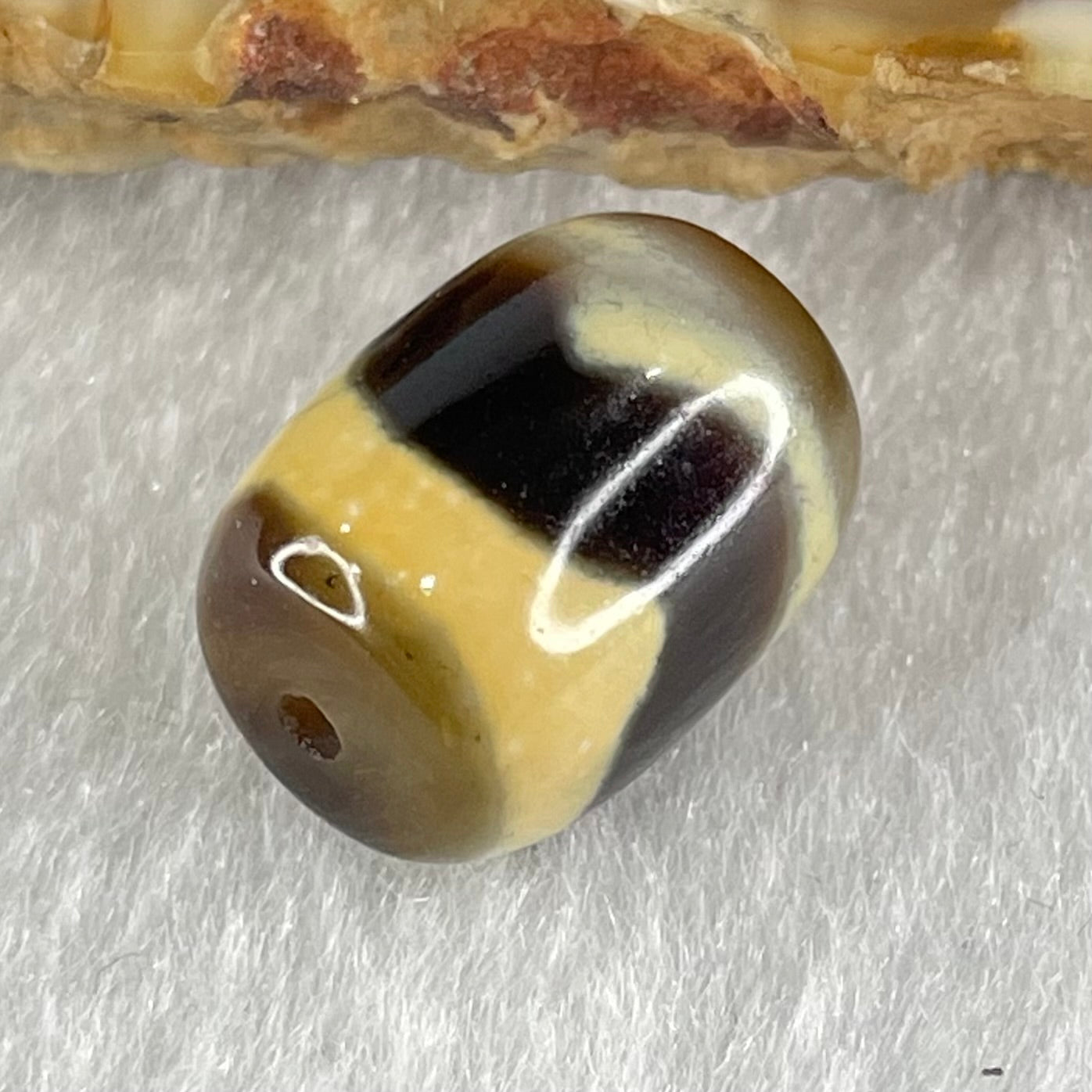 Natural Powerful Tibetan Old Oily Agate Tiger Tooth Daluo Dzi Bead Heavenly Master (Tian Zhu) 虎呀天诛 2.41g 13.3 by 10.4mm - Huangs Jadeite and Jewelry Pte Ltd