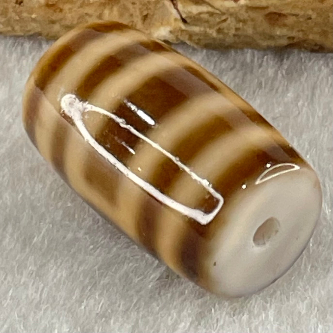 Natural Powerful Tibetan Old Oily Agate Sky Door Serenity 1 Eye Dzi Bead Heavenly Master (Tian Zhu) 一眼天门天诛 4.81g 19.5 by 11.8mm - Huangs Jadeite and Jewelry Pte Ltd