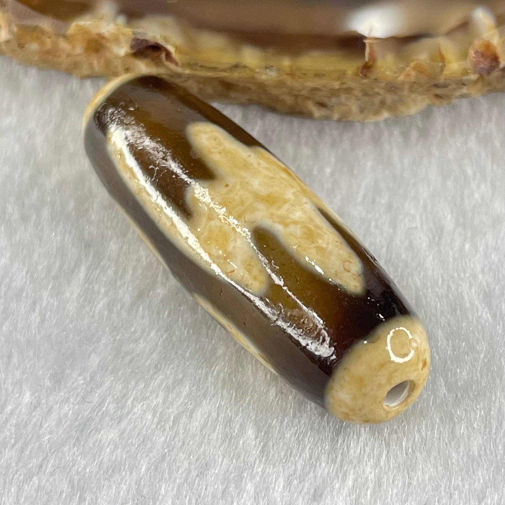 Natural Powerful Tibetan Old Oily Agate 5 Bats Dzi Bead Heavenly Master (Tian Zhu) 五个蝙蝠天诛 8.76g 37.7 by 12.3mm - Huangs Jadeite and Jewelry Pte Ltd