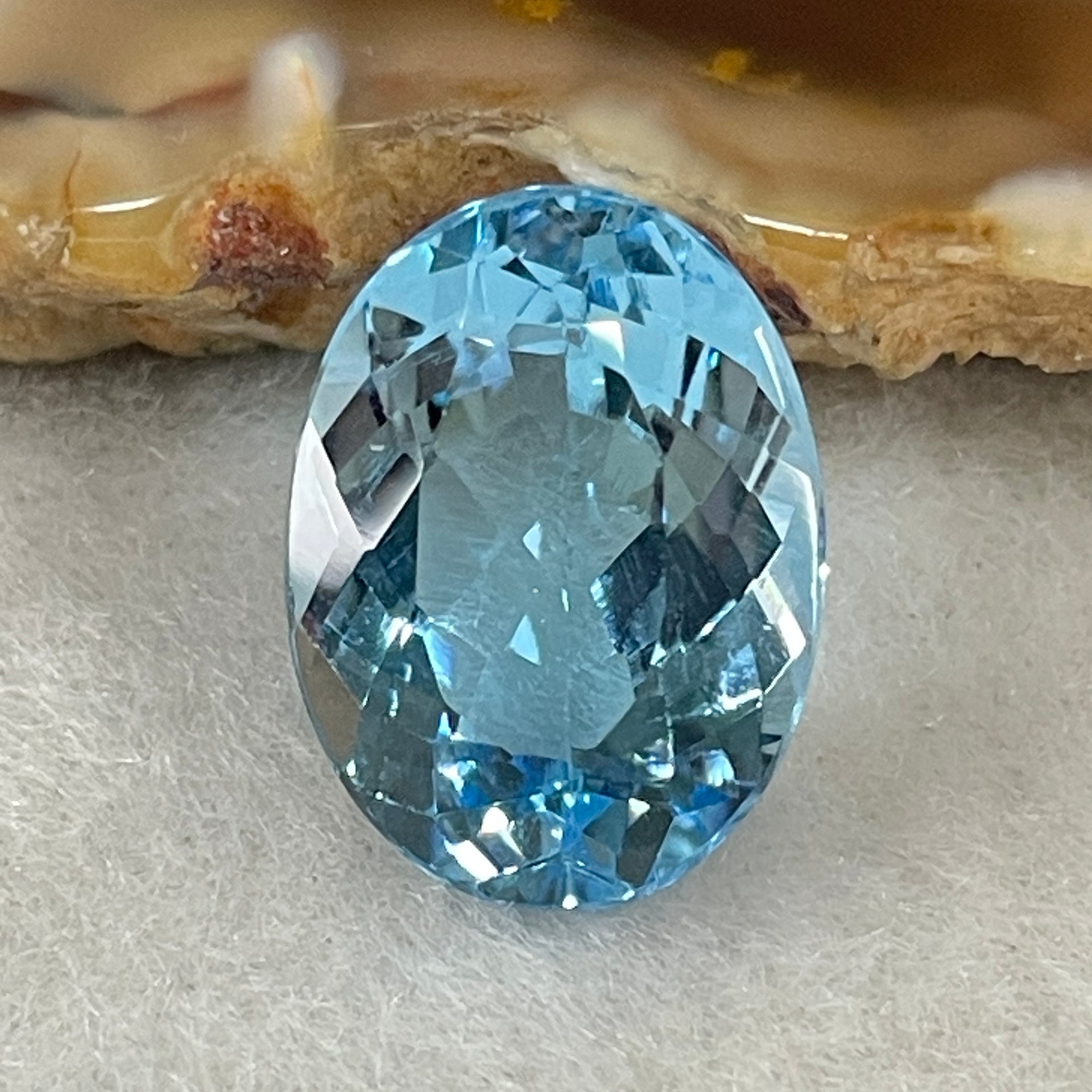Natural Sky Blue Topaz Oval Shape 9.49ct 14.8 by 11.2 by 7.2mm - Huangs Jadeite and Jewelry Pte Ltd