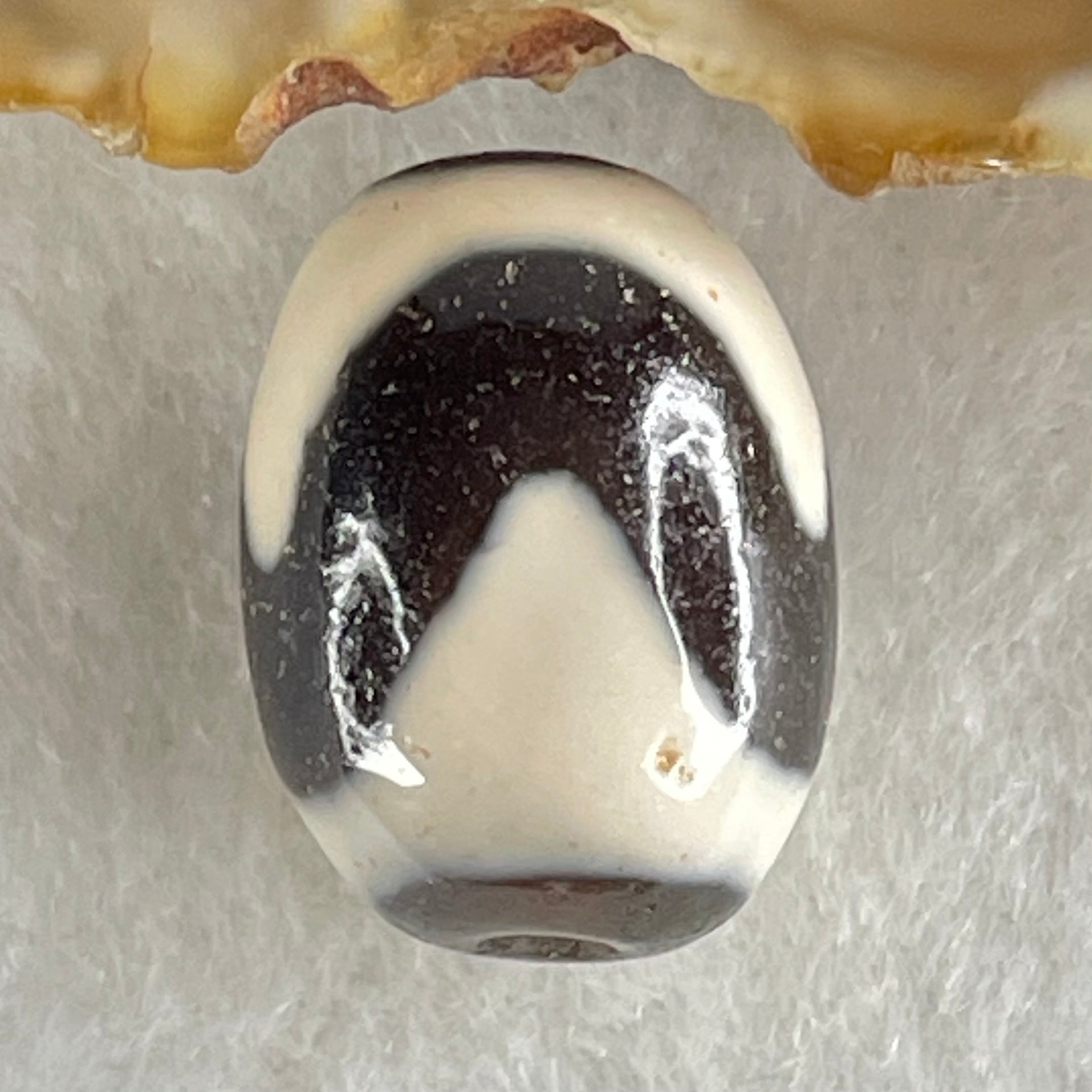 Natural Powerful Tibetan Old Oily Agate Tiger Tooth Daluo Dzi Bead Heavenly Master (Tian Zhu) 虎呀天诛 4.13g 16.9 by 13.0mm - Huangs Jadeite and Jewelry Pte Ltd