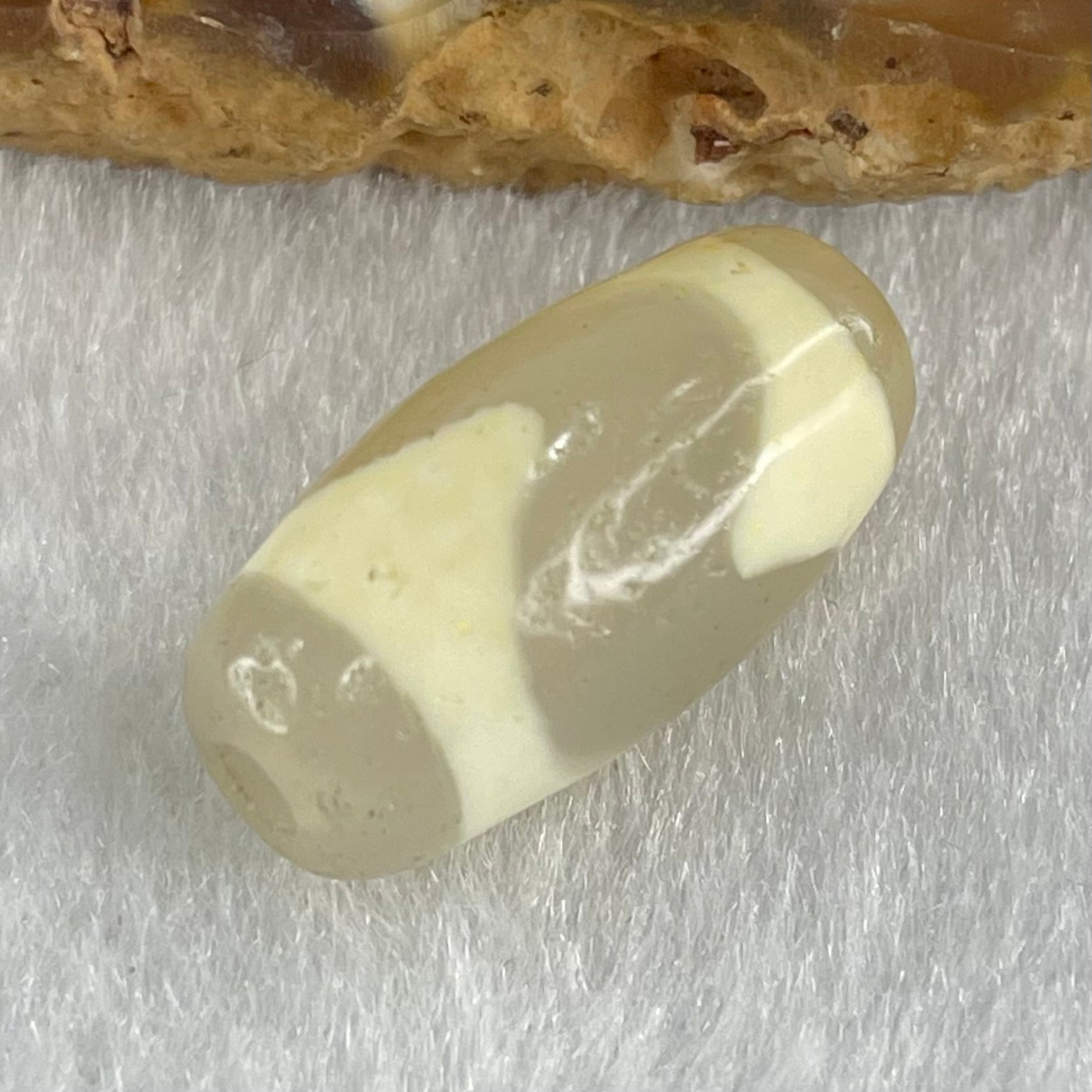 Natural Powerful Tibetan Old Oily Agate Tiger Tooth Daluo Dzi Bead Heavenly Master (Tian Zhu) 虎呀天诛 2.82g 19.9 by 10.1mm - Huangs Jadeite and Jewelry Pte Ltd