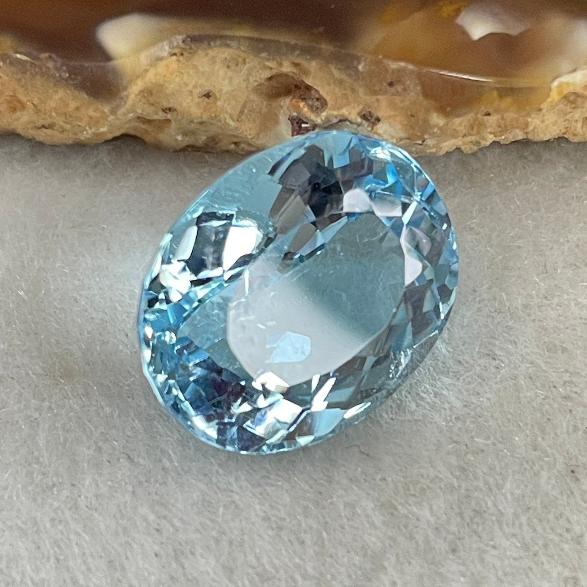 Natural Sky Blue Topaz Oval Shape 15.60ct 16.1 by 13.0 by 9.1mm - Huangs Jadeite and Jewelry Pte Ltd