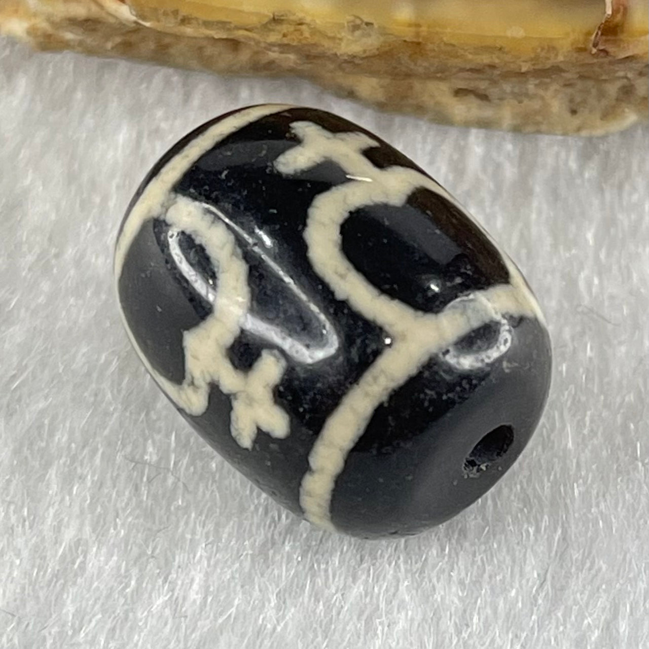 Natural Powerful Tibetan Old Oily Agate Four Nectar Vessel Dzi Bead Heavenly Master (Tian Zhu) 四花蜜容器天珠 2.72g 13.8 by 11.1mm - Huangs Jadeite and Jewelry Pte Ltd