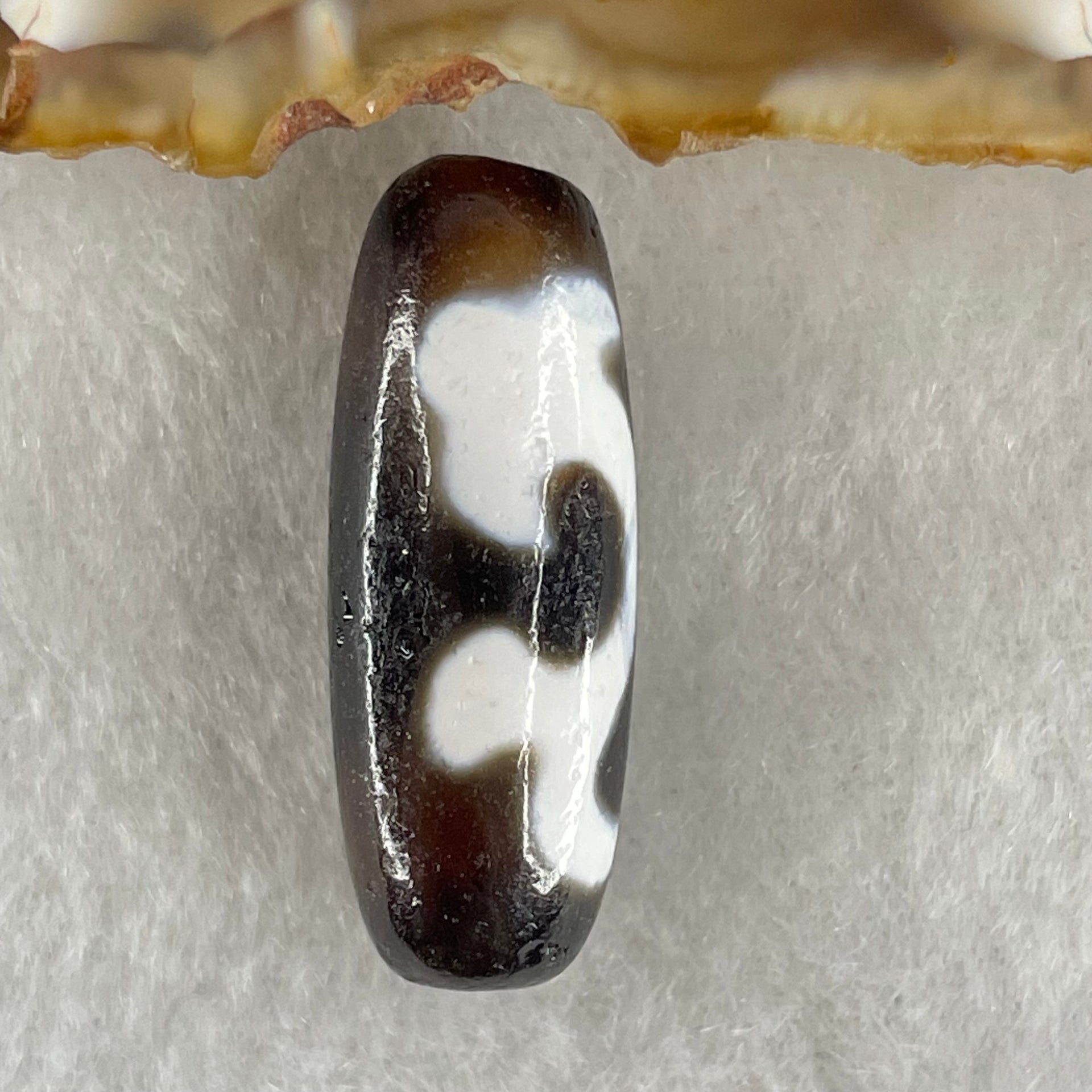Natural Powerful Tibetan Old Oily Agate Green Tara Dzi Bead Heavenly Master (Tian Zhu) 绿度母天珠 4.78g 28.4 by 10.6mm - Huangs Jadeite and Jewelry Pte Ltd