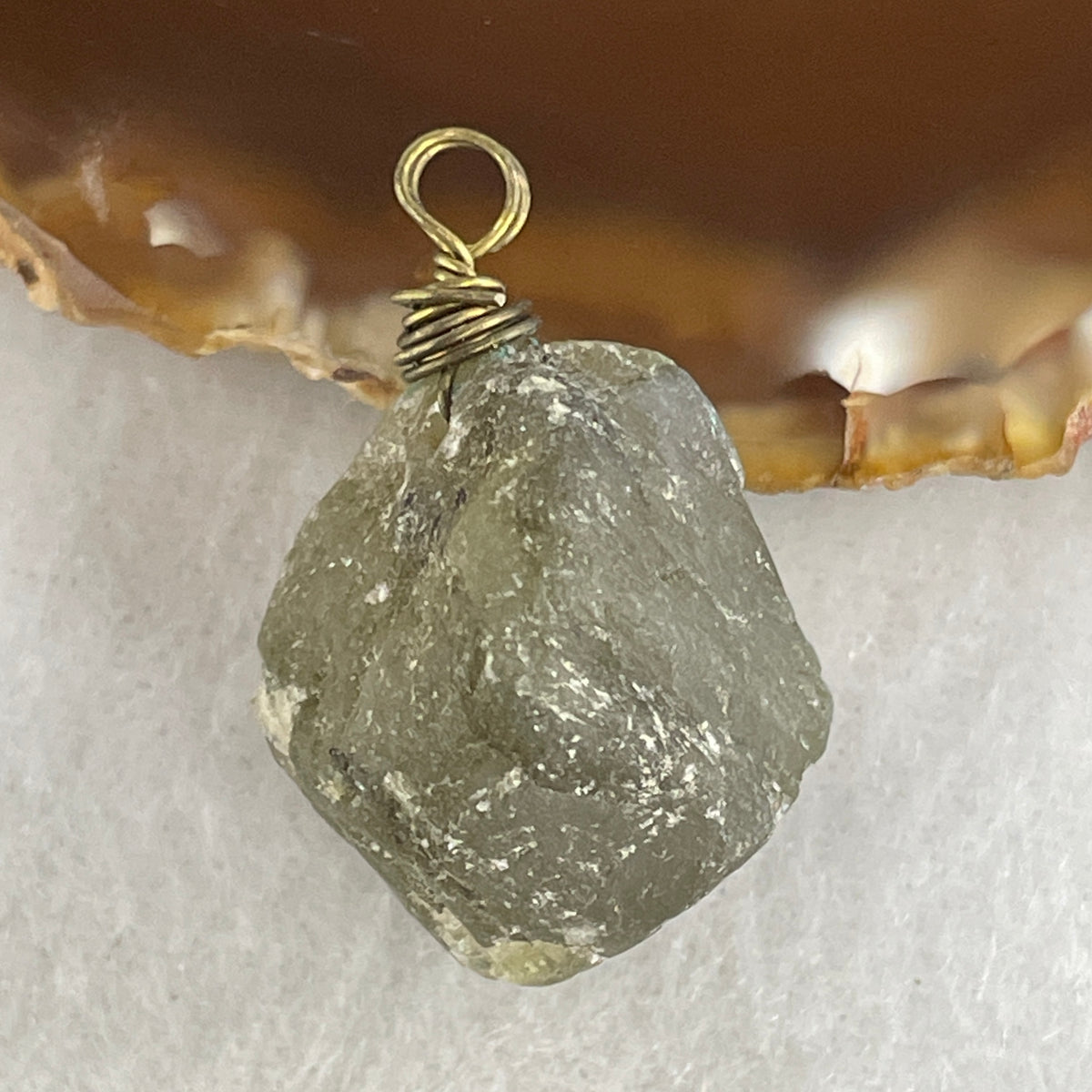 Natural Labradorite Rough Pendant Charm | (10.21g | 24.3 x 18.5 x 17.7mm | "Stone of Magic & Intuitive Shielding" Transformation Talisman, Feng Shui Auric Protection & Creative Inspiration Anchor)