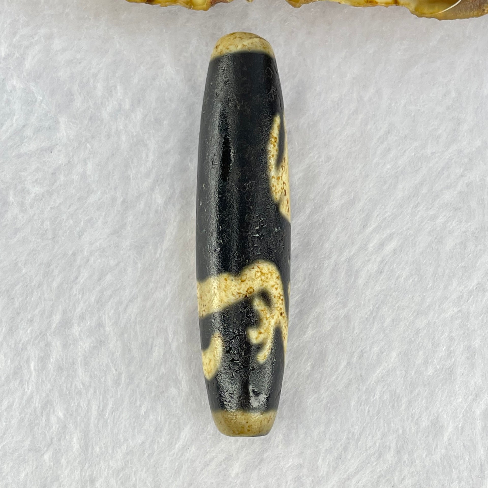 Natural Powerful Tibetan Old Oily Agate Dragon Dzi Bead Heavenly Master (Tian Zhu) 龙天珠 17.78g 59.5 by 14.2mm - Huangs Jadeite and Jewelry Pte Ltd