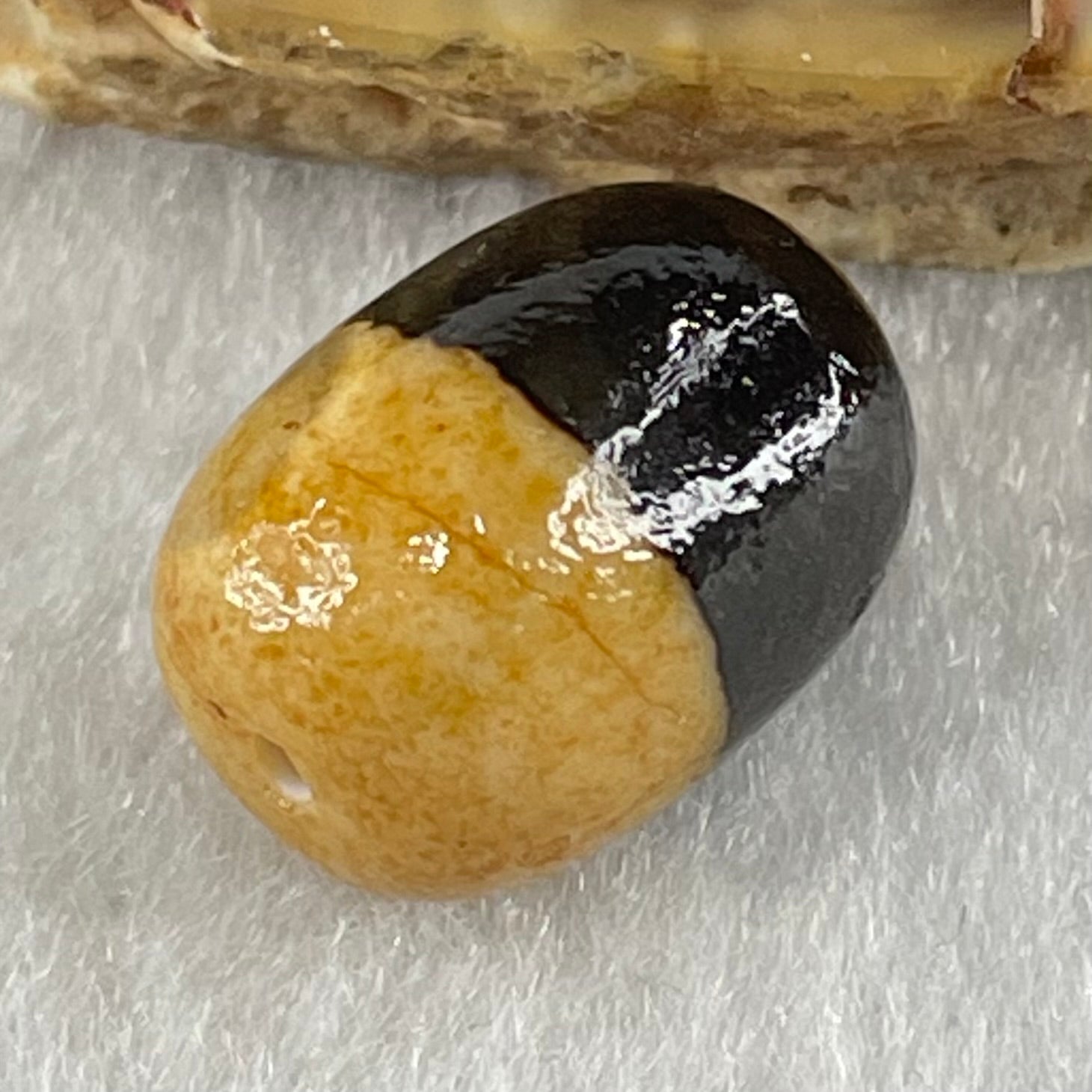 Natural Powerful Tibetan Old Oily Agate 1 Lines Dzi Bead Heavenly Master (Tian Zhu) 2.40g 14.0 by 10.4mm - Huangs Jadeite and Jewelry Pte Ltd