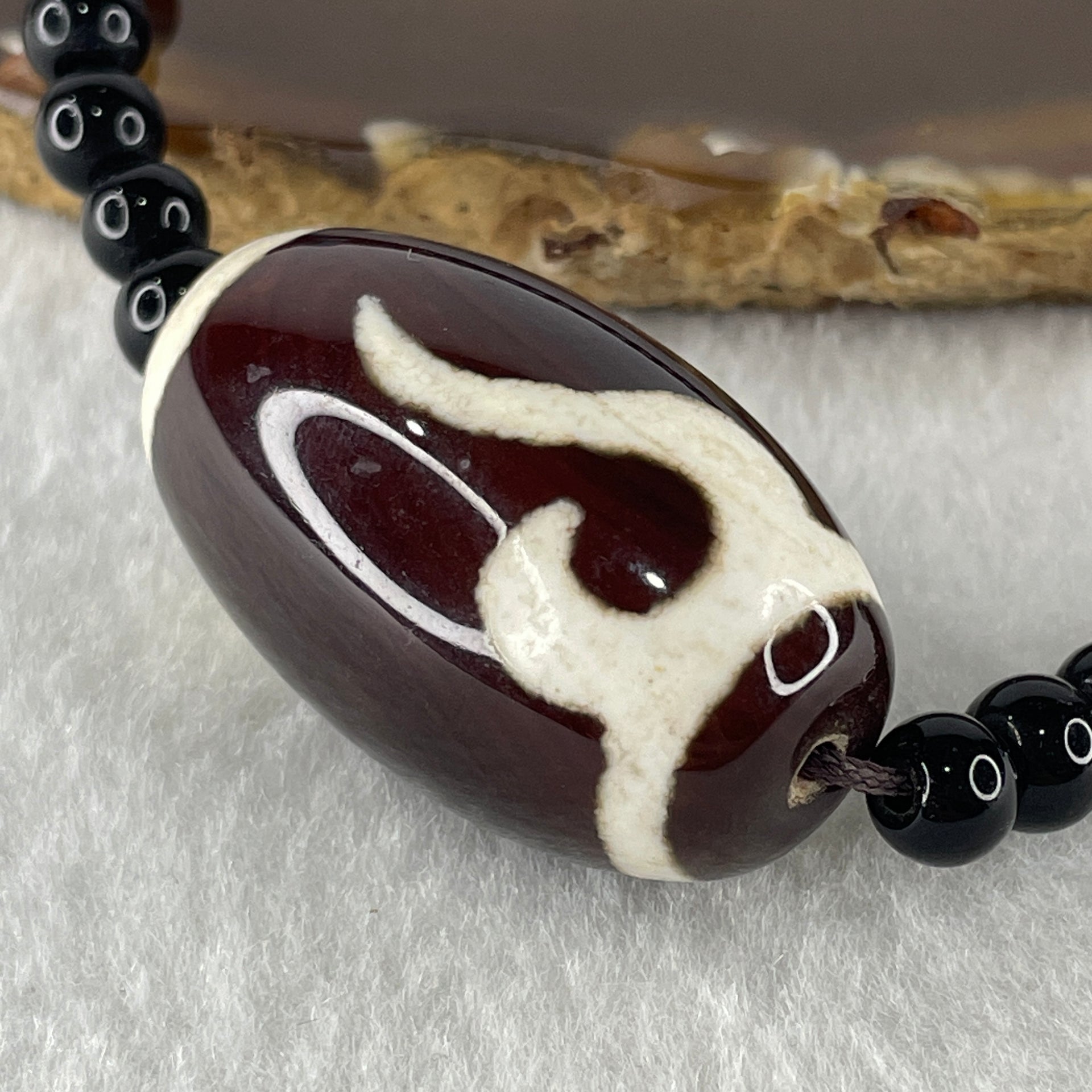 Natural Powerful Tibetan Old Oily Agate Ruyi Dzi Beads with Black and Blue Onyx Necklace 44.06g 38cm 36.6 by 21.4mm - Huangs Jadeite and Jewelry Pte Ltd