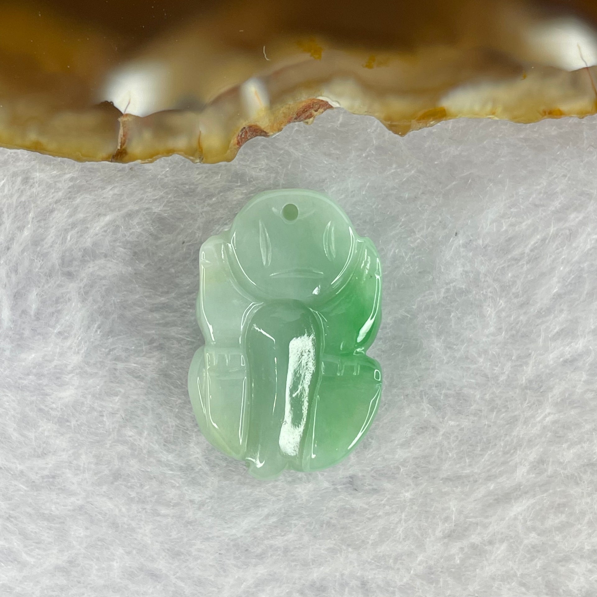 Type A Bright Green with Faint Lavender Jadeite Pixiu Pendent A货辣绿和浅紫罗兰翡翠貔貅吊坠 6.66g 22.7 by 15.6 by 9.6 mm - Huangs Jadeite and Jewelry Pte Ltd