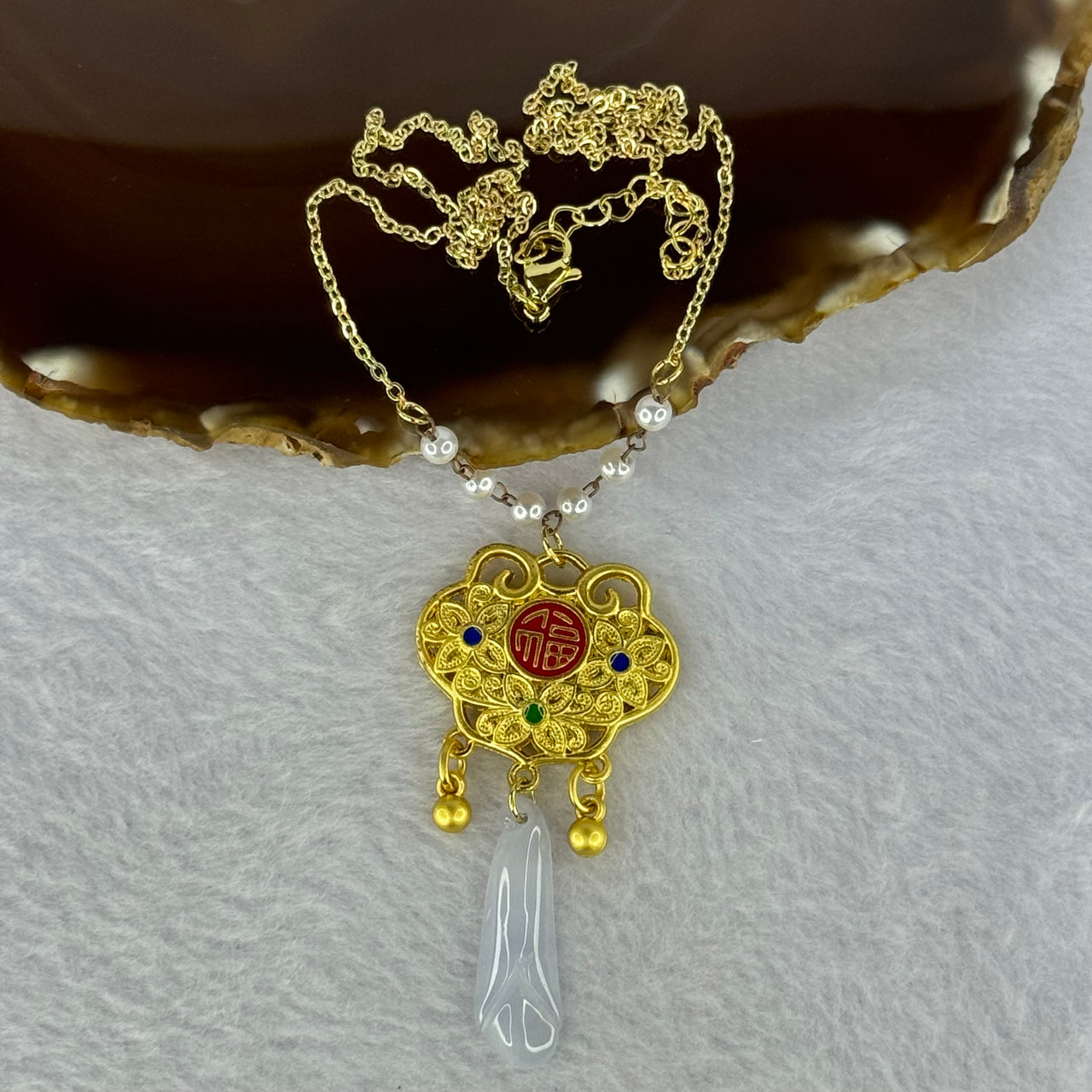 Type A Light Lavender Jadeite Fertility Flower with Sliver Gold Color Necklace 14.22g 28.0 by 9.0 by 3.5mm - Huangs Jadeite and Jewelry Pte Ltd