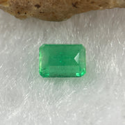 Natural Colombia Vivid Green Emerald (Beryl) Cut-Cornered Rectangle Step cut 0.48ct 5.2 by 3.9 by 3.0mm - Huangs Jadeite and Jewelry Pte Ltd