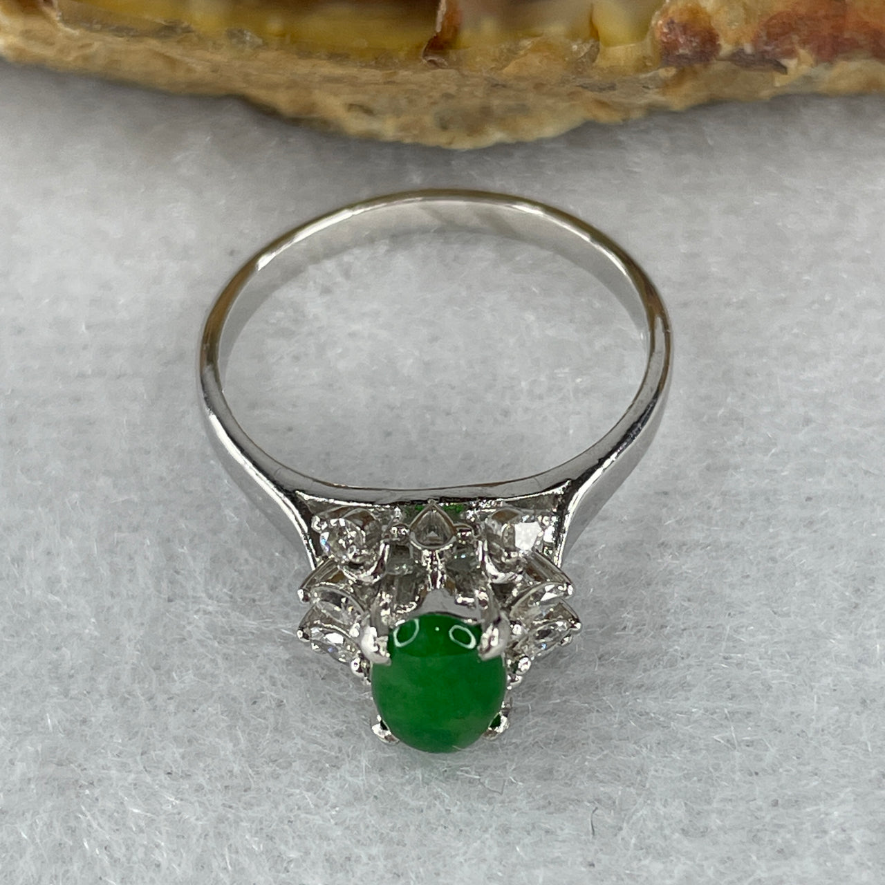 Natural Type A Emerald Green Jadeite Approx 7.3 by 4.8 by 2.5mm with Natural Diamonds in Platinum PT900 Ring Total Weight 4.27g US6.25 HK13.5 - Huangs Jadeite and Jewelry Pte Ltd