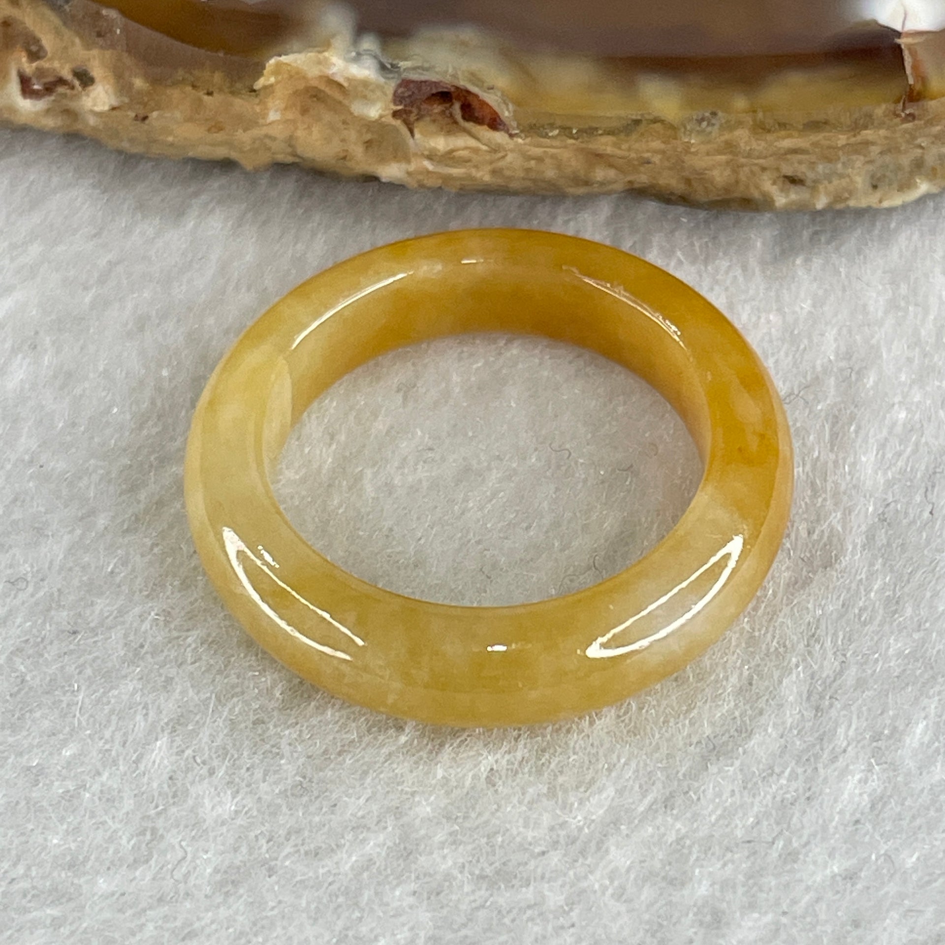 Natural Type A Yellowish Jadeite Ring 2.56g 4.7 by 3.5mm US 5.7 HK 12.4 (Internal Lines) - Huangs Jadeite and Jewelry Pte Ltd