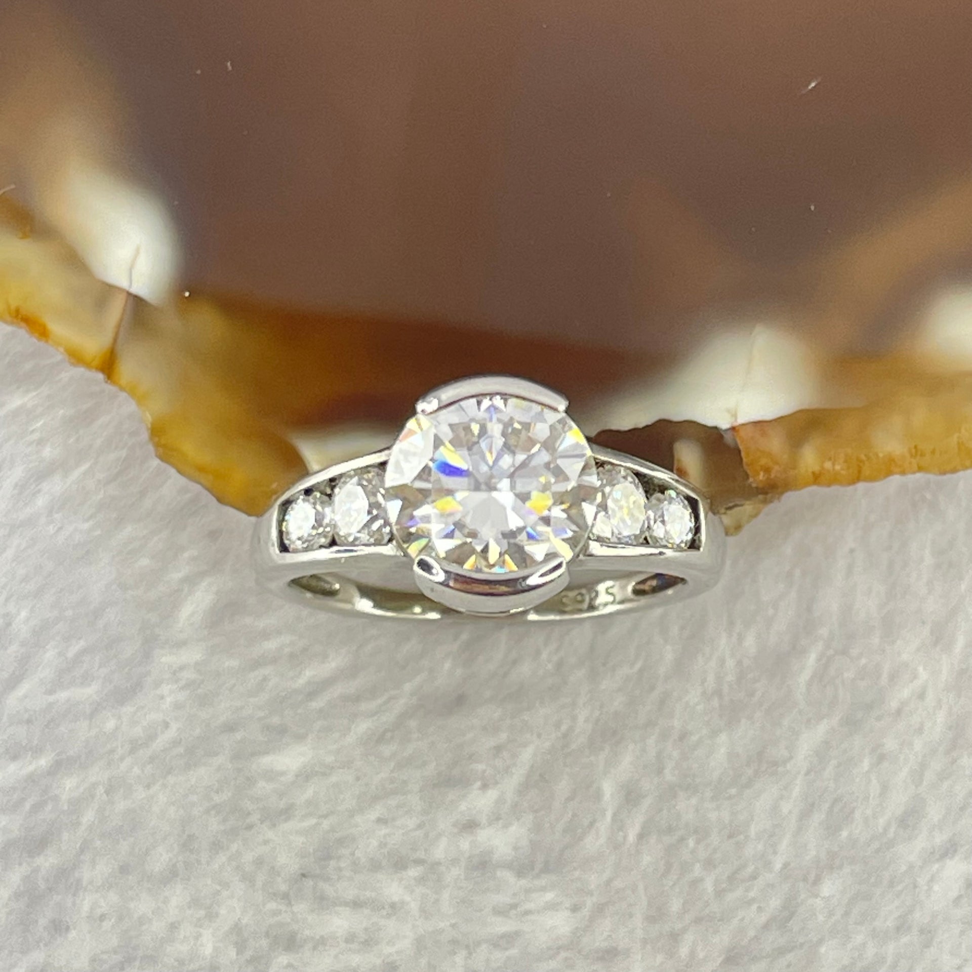 Colourless Cubic Zirconia with Crystals In S925 Sliver Ring 2.58g 7.8 by 5.6mm US5.5 HK12 - Huangs Jadeite and Jewelry Pte Ltd