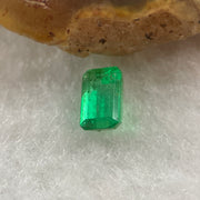 Natural Colombia Green Emerald (Beryl) Cut-Cornered Rectangular step cut 0.58ct 5.8 by 3.8 by 3.3mm - Huangs Jadeite and Jewelry Pte Ltd