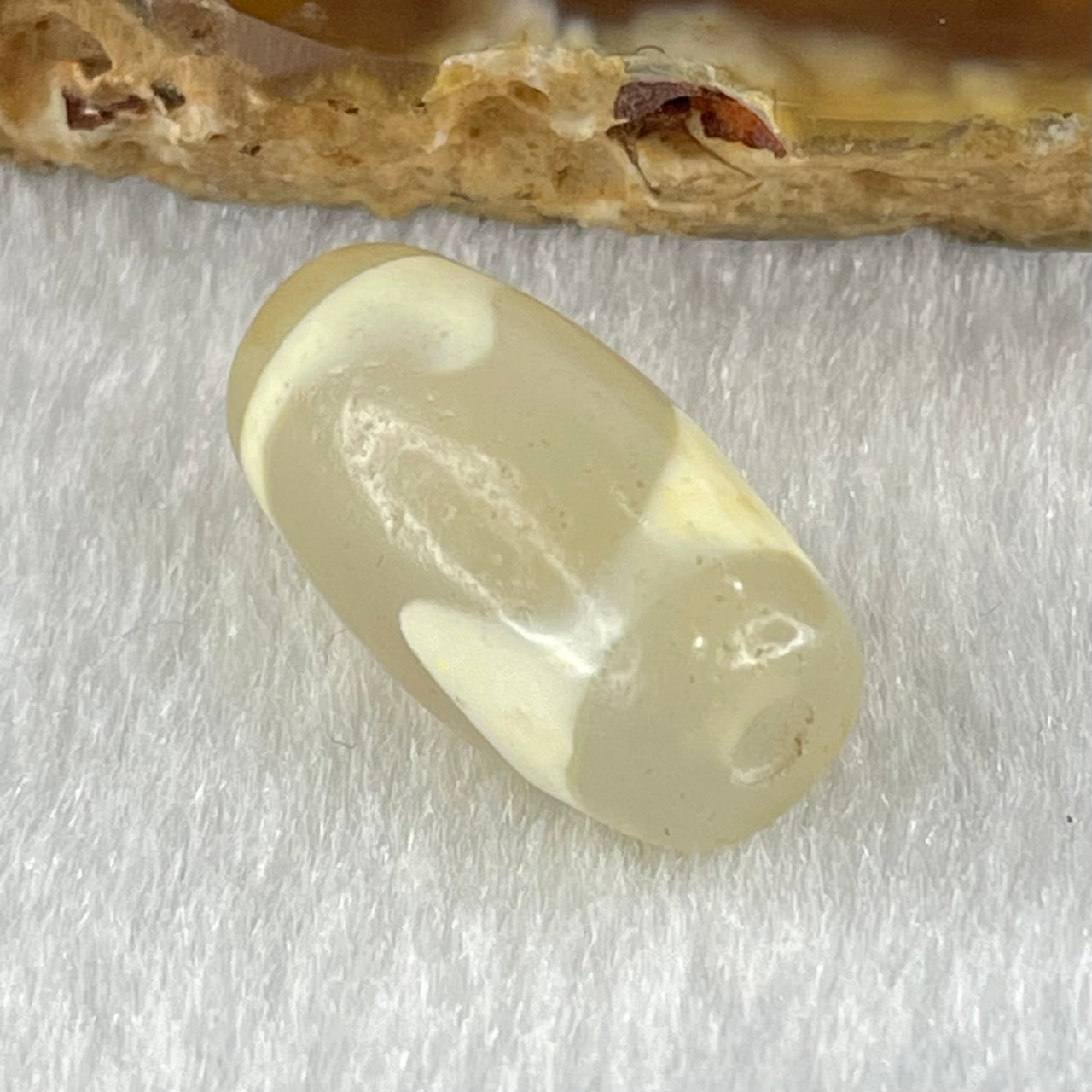 Natural Powerful Tibetan Old Oily Agate Tiger Tooth Daluo Dzi Bead Heavenly Master (Tian Zhu) 虎呀天诛 3.31g 19.8 by 10.5mm - Huangs Jadeite and Jewelry Pte Ltd