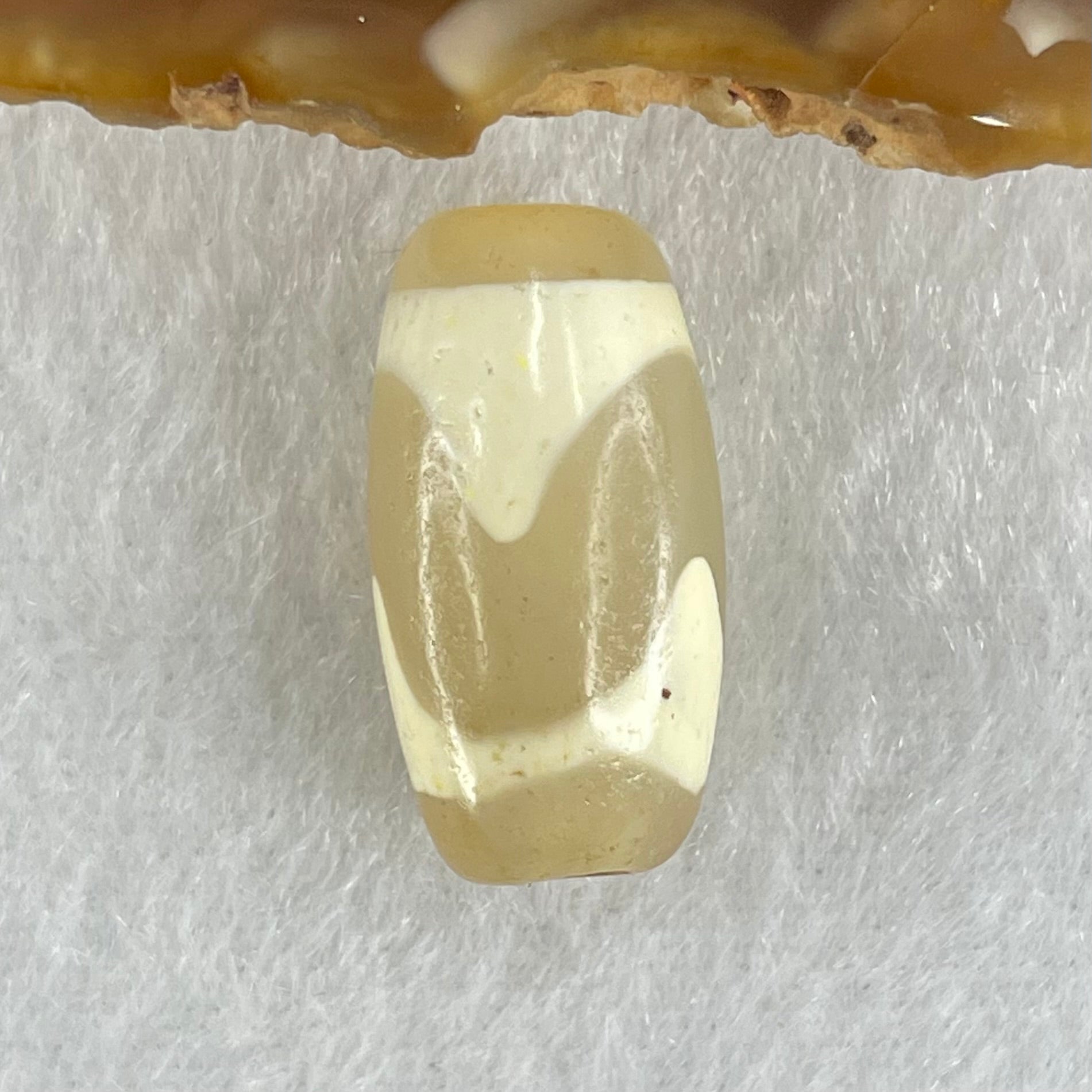 Natural Powerful Tibetan Old Oily Agate Tiger Tooth Daluo Dzi Bead Heavenly Master (Tian Zhu) 虎呀天诛 3.31g 20.1 by 10.8mm - Huangs Jadeite and Jewelry Pte Ltd