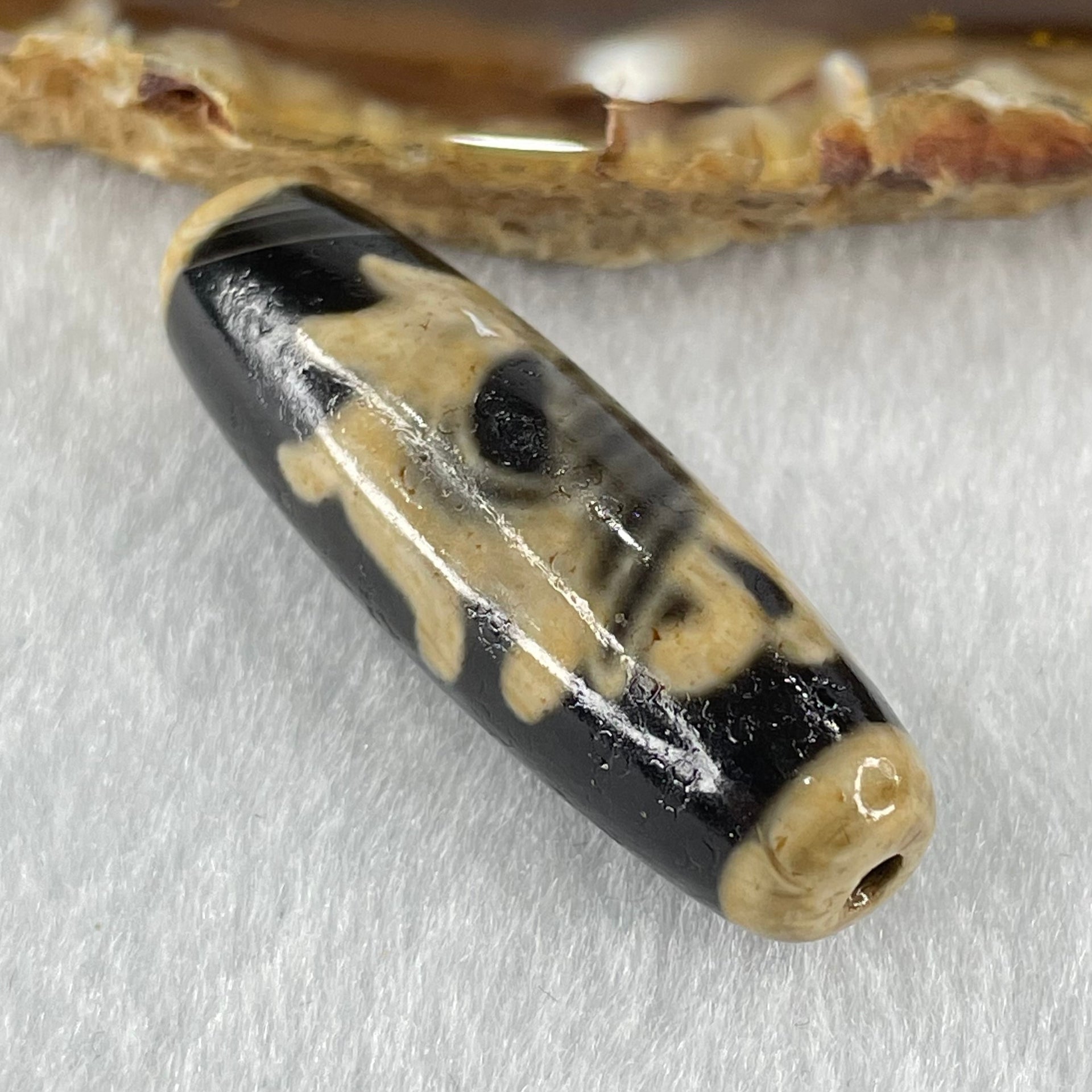 Natural Powerful Tibetan Old Oily Agate Phoenix Dzi Bead Heavenly Master (Tian Zhu) 凤凰天珠 9.57g 39.0 by 12.6mm - Huangs Jadeite and Jewelry Pte Ltd