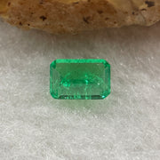 Natural Colombia Vivid Green Emerald (Beryl) Cut-Cornered Rectangular Step cut 0.44ct 5.8 by 4.0 by 2.6mm - Huangs Jadeite and Jewelry Pte Ltd