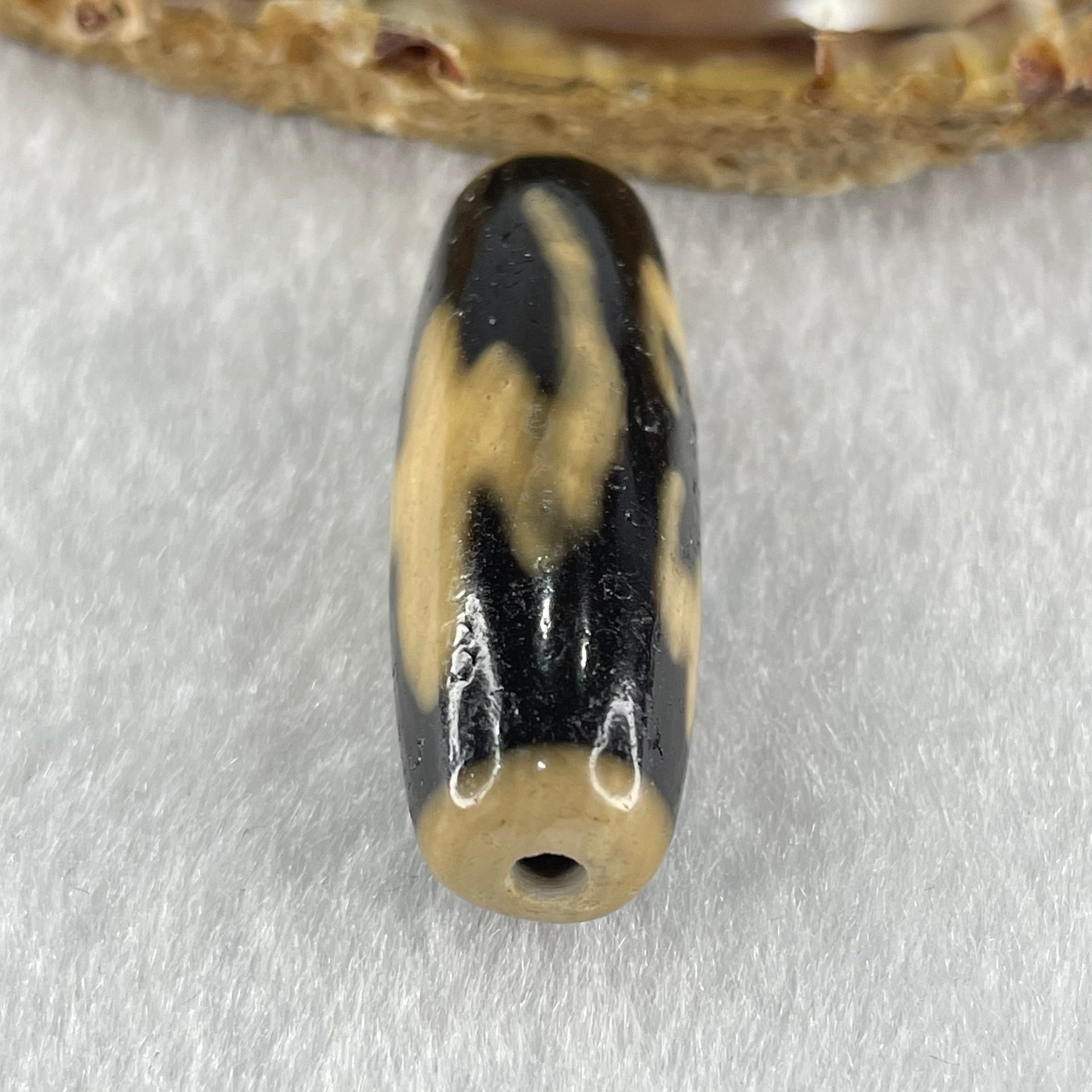 Natural Powerful Tibetan Old Oily Agate 5 Bats Dzi Bead Heavenly Master (Tian Zhu) 五个蝙蝠天诛 8.87g 36.7 by 12.3mm - Huangs Jadeite and Jewelry Pte Ltd