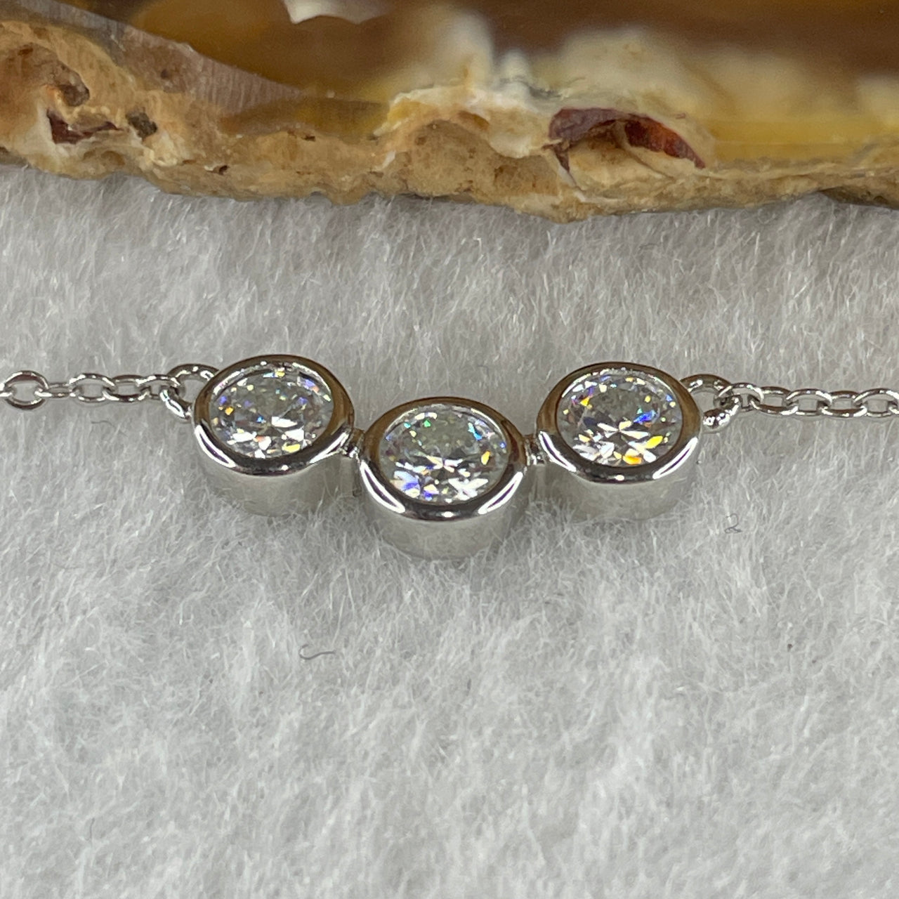 0.2Ct Colourless Round Brilliant Diameter 4.5mm VVS1 Excellent Cut Moissanite Excellent Polish Excellent Symmetry None Florescence in S925 Silver Necklace 40-45cm