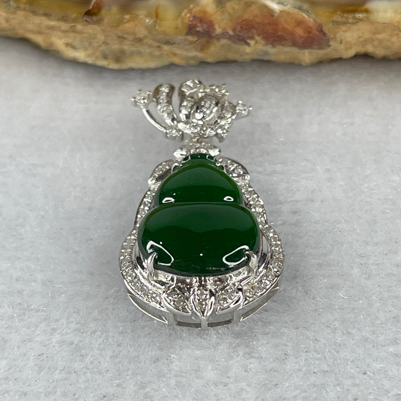 18K White Gold ICY Type A Green Omphasite Jadeite Hulu with Natural Diamonds Pendant 2.09g 27.3 by 13.8 by 6.7mm - Huangs Jadeite and Jewelry Pte Ltd