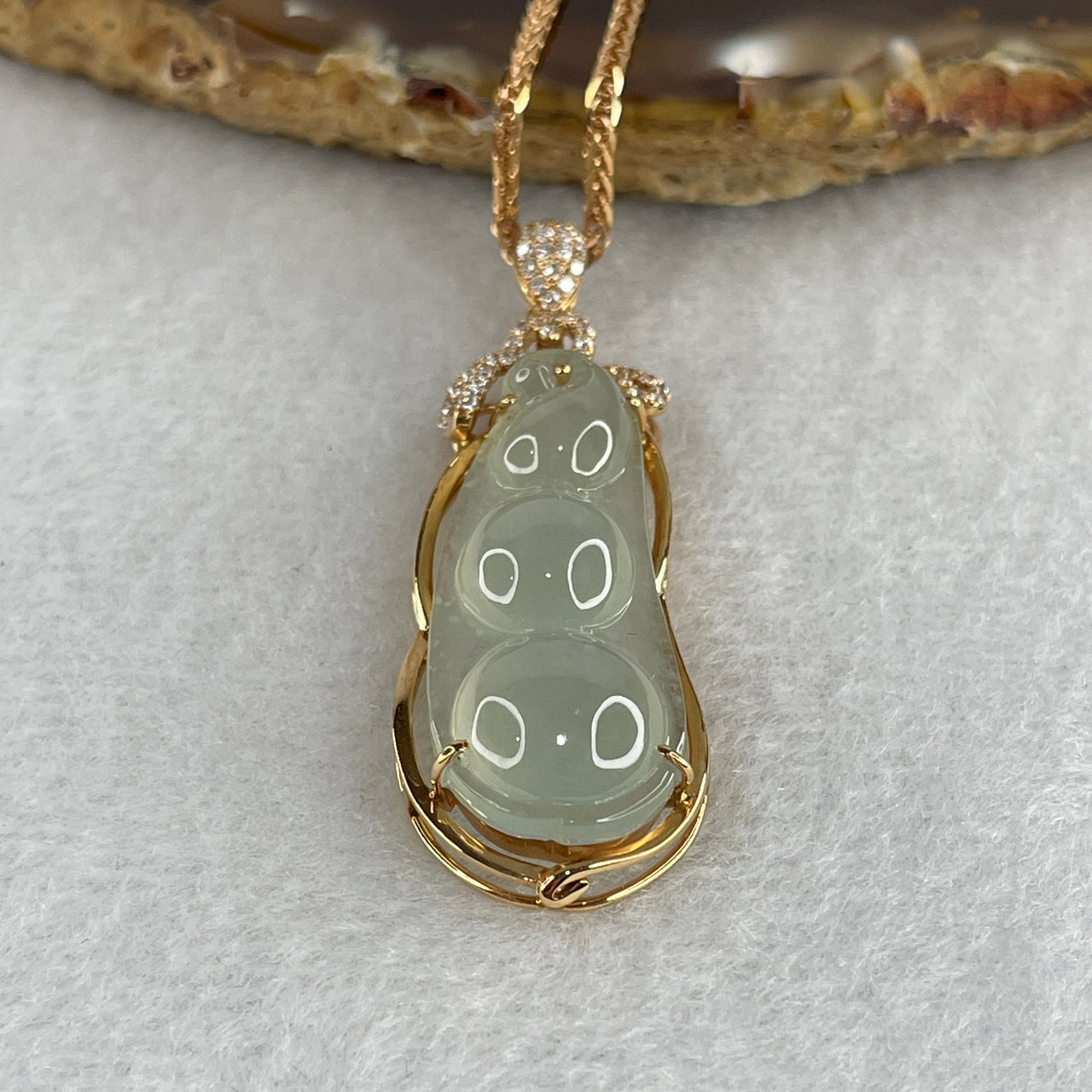 18K 750 Rose Gold Type A Icy Light Green Jadeite Peapod 31.77 by 12.5 by 5.0mm with Natural Diamonds and 18K 750 Rose Gold Necklace 5.14g Total Weigh 12.47g