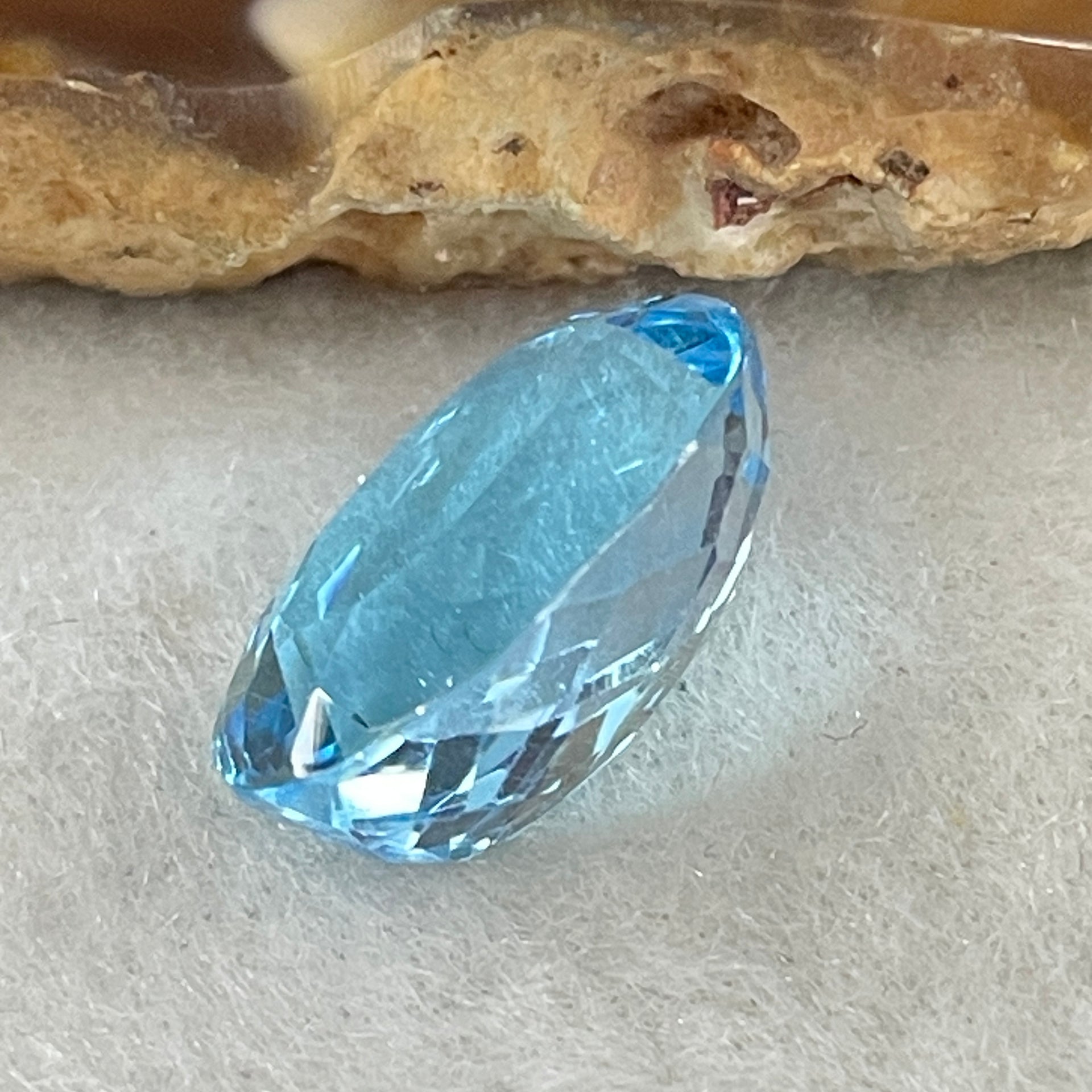 Natural Sky Blue Topaz Oval Shape 8.16ct 13.8  by 9.9 by 6.9mm - Huangs Jadeite and Jewelry Pte Ltd