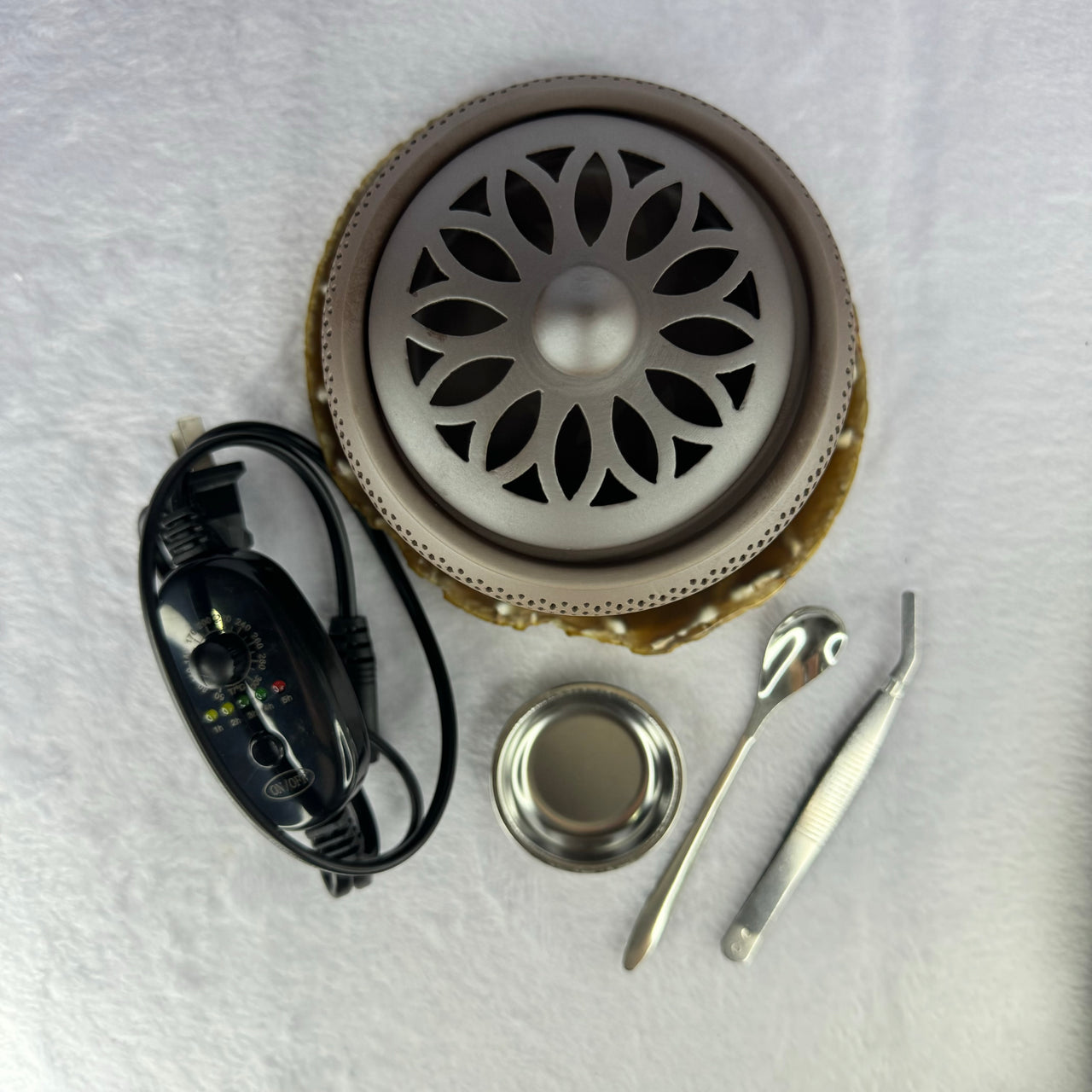 Large Ceramic Rechargeable Electronic Aromatherapy Diffuser Incense Furnace with Timer Temperature Control for Sandalwood Agarwood 大的陶瓷可充电电子香薰炉带定时器温度控制檀香沉香 - Huangs Jadeite and Jewelry Pte Ltd