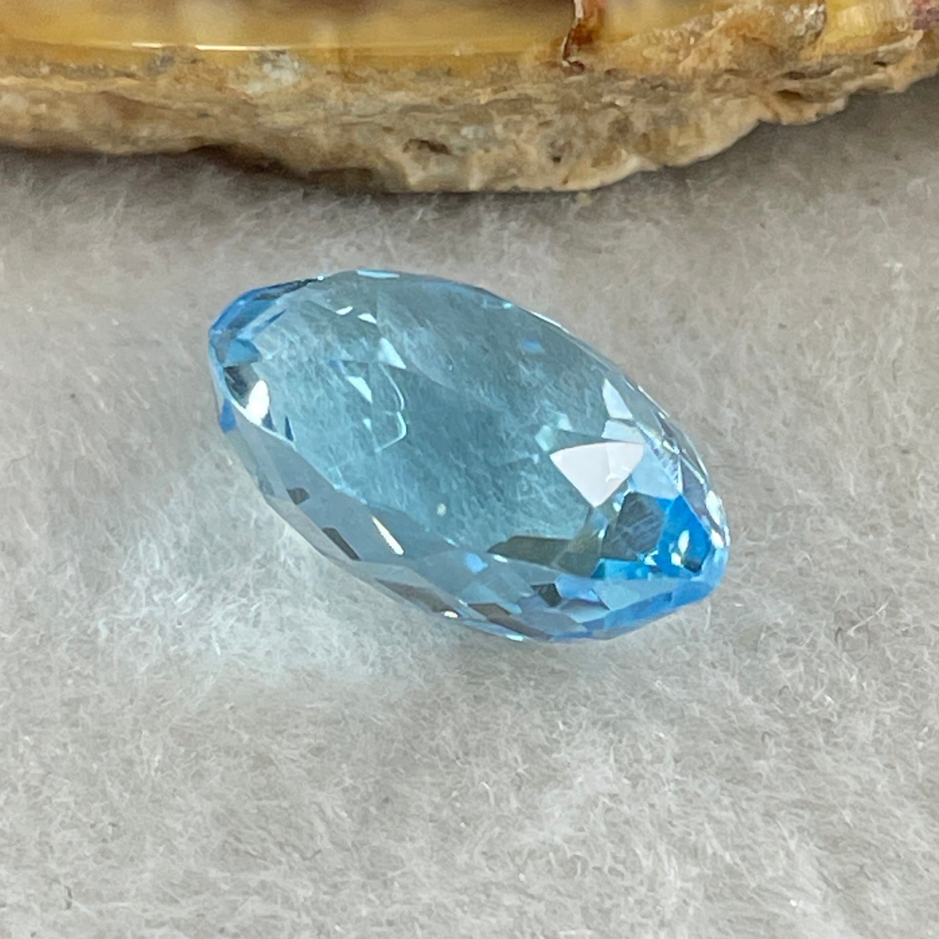 Natural Sky Blue Topaz Oval Shape 9.98ct 14.9 by 11.2 by 7.3mm - Huangs Jadeite and Jewelry Pte Ltd
