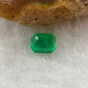 Natural Colombia Green Emerald (Beryl) Cut-Cornered Rectangular step cut 0.58ct 5.2 by 4 - Huangs Jadeite and Jewelry Pte Ltd