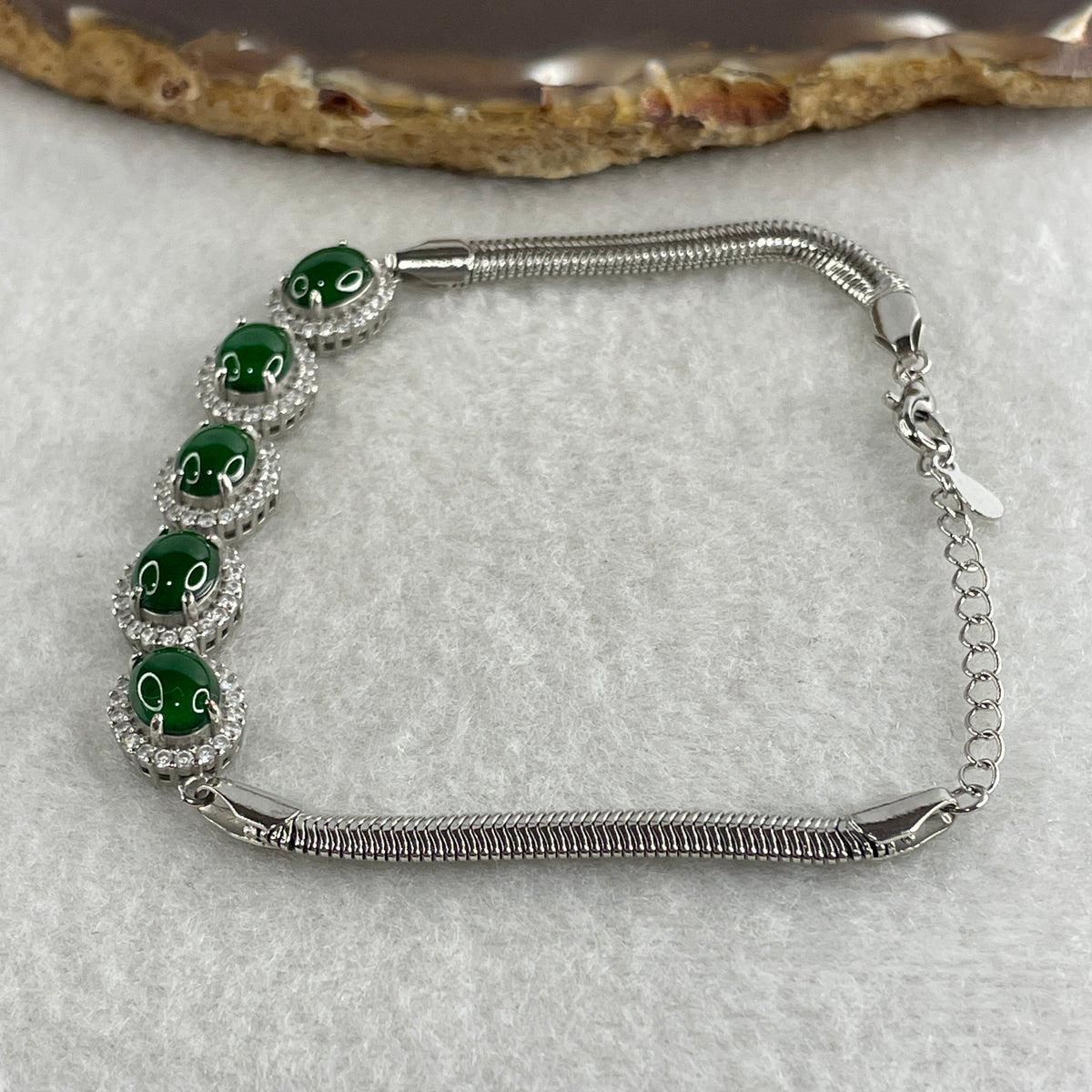 Natural Type A Omphacite Spicy Green Jadeite Cabochon Bracelet in S925 Silver | (7.76g | 16–18cm | 8.0 x 6.1 x 2.5mm x 5 Pcs | "Wǔ Fú Lín Mén" Five Blessings Anchor, Feng Shui Prosperity & Executive Charm Strand) - Huangs Jadeite and Jewelry Pte Ltd
