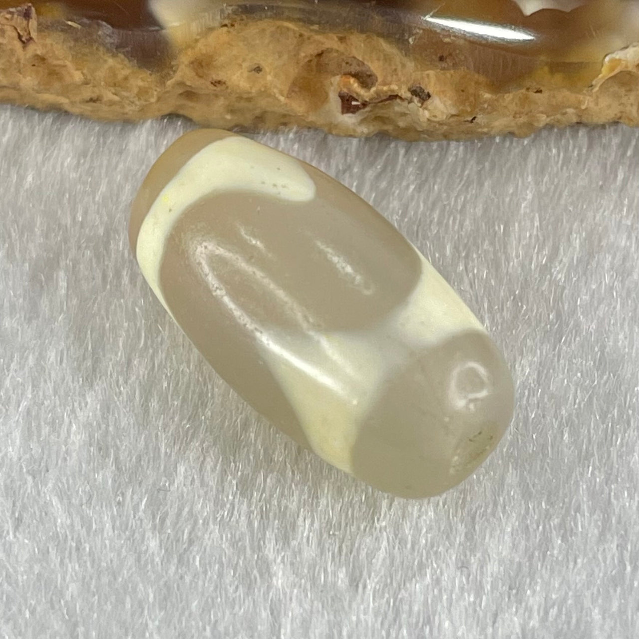 Natural Powerful Tibetan Old Oily Agate Tiger Tooth Daluo Dzi Bead Heavenly Master (Tian Zhu) 虎呀天诛 3.05g 20.1 by 10.3mm - Huangs Jadeite and Jewelry Pte Ltd