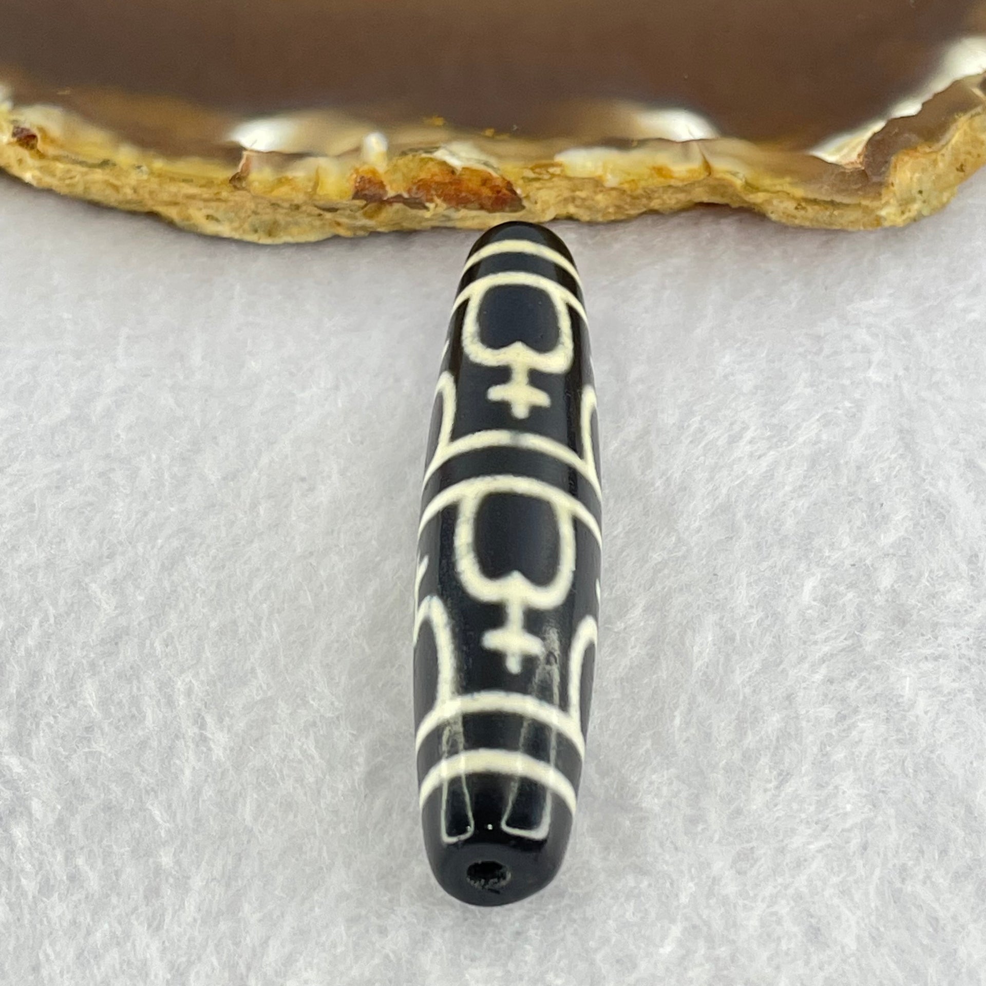 Natural Powerful Tibetan Old Oily Agate 8 Nectar Vessel Dzi Bead Heavenly Master (Tian Zhu) 花蜜容器眼天珠 14.15g 58.0 by 12.6mm - Huangs Jadeite and Jewelry Pte Ltd