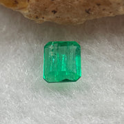 Natural Colombia Vivid Green Emerald (Beryl) Cut-Cornered Rectangular Step cut 0.46ct 5.3 by 4.6 by 2.4mm - Huangs Jadeite and Jewelry Pte Ltd