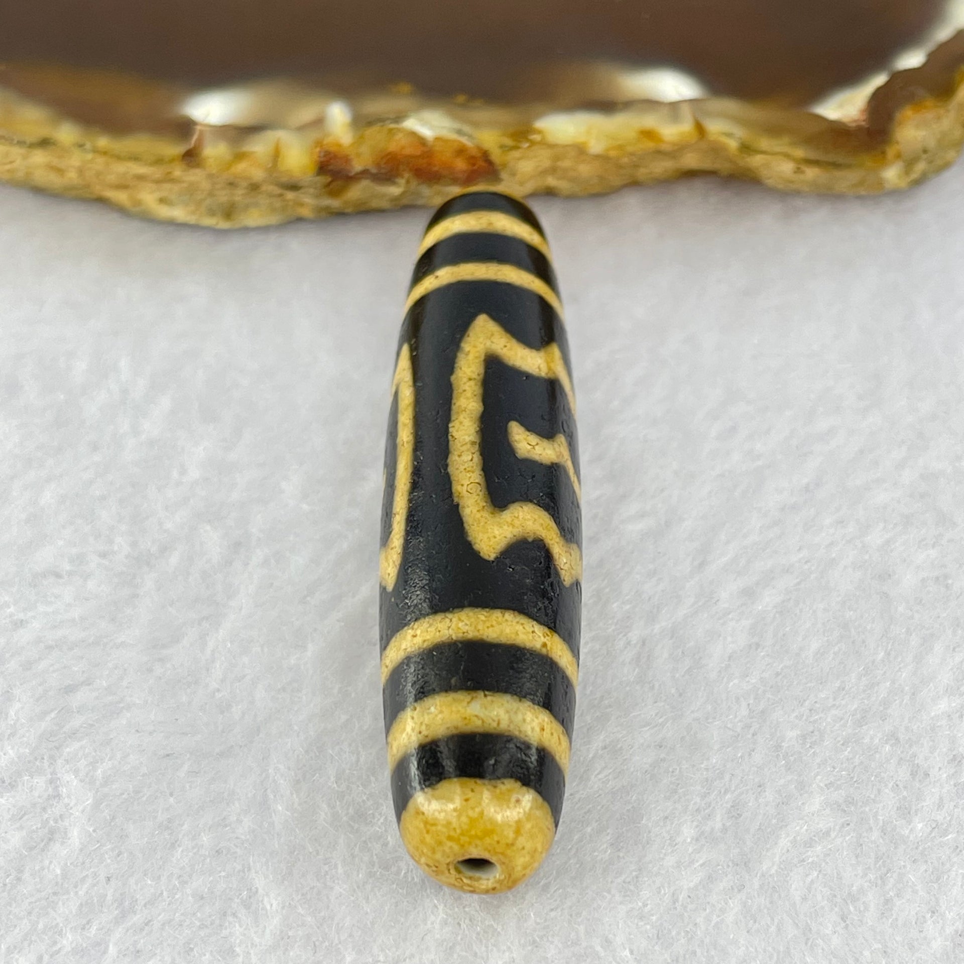 Natural Powerful Tibetan Old Oily Agate Garuda Long Dzi Bead Heavenly Master (Tian Zhu) 13.72g 56.2 by 12.7mm - Huangs Jadeite and Jewelry Pte Ltd