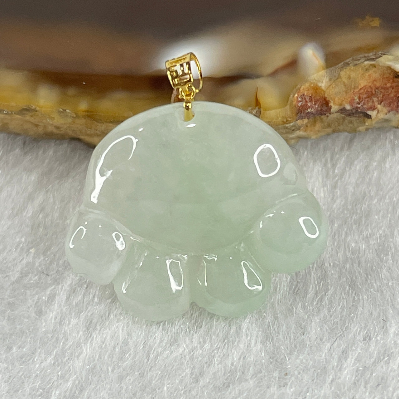Natural Type A Light Green Jadeite Paw Pendant in 18K Yellow Gold Clasp 2.27g 18.3 by 14.8 by 4.0mm - Huangs Jadeite and Jewelry Pte Ltd