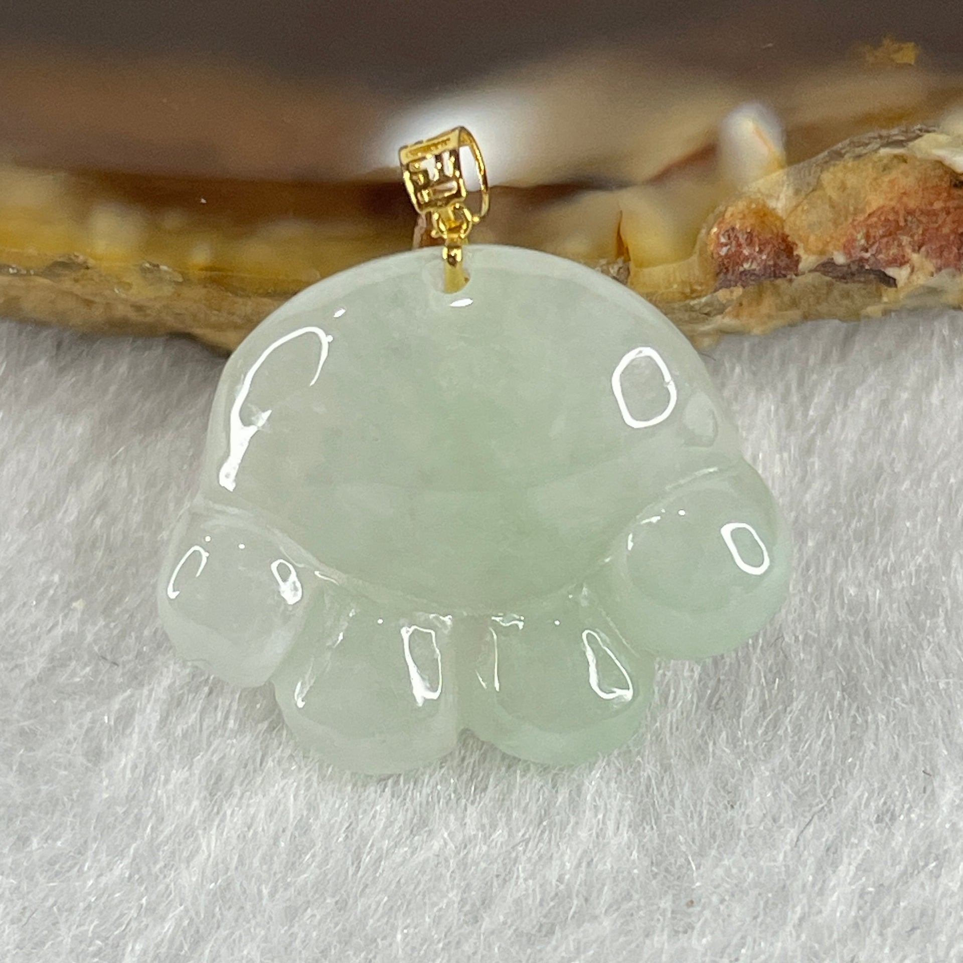 Natural Type A Light Green Jadeite Paw Pendant in 18K Yellow Gold Clasp 2.27g 18.3 by 14.8 by 4.0mm - Huangs Jadeite and Jewelry Pte Ltd