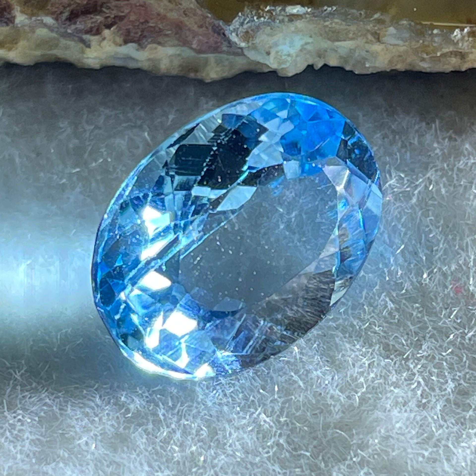 Natural Sky Blue Topaz Oval Shape 9.49ct 14.8 by 11.2 by 7.2mm - Huangs Jadeite and Jewelry Pte Ltd