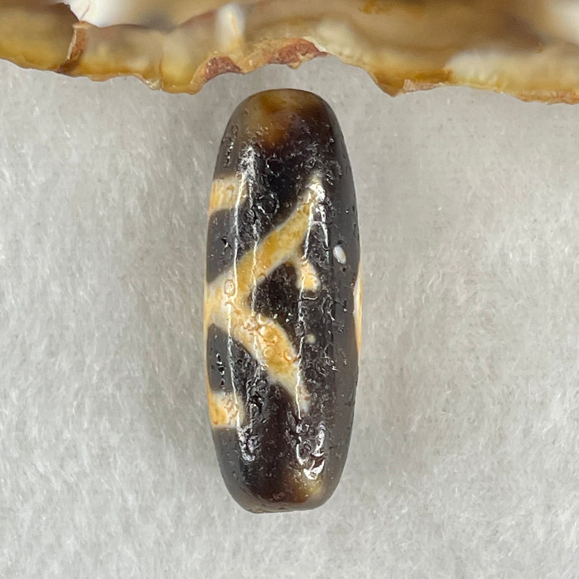 Natural Powerful Tibetan Old Oily Agate Patina Guiren Tairen Human Dzi Bead Totem Amulet Heavenly Master (Tian Zhu) 贵人天诛 4.88g 28.9 by 10.6mm - Huangs Jadeite and Jewelry Pte Ltd