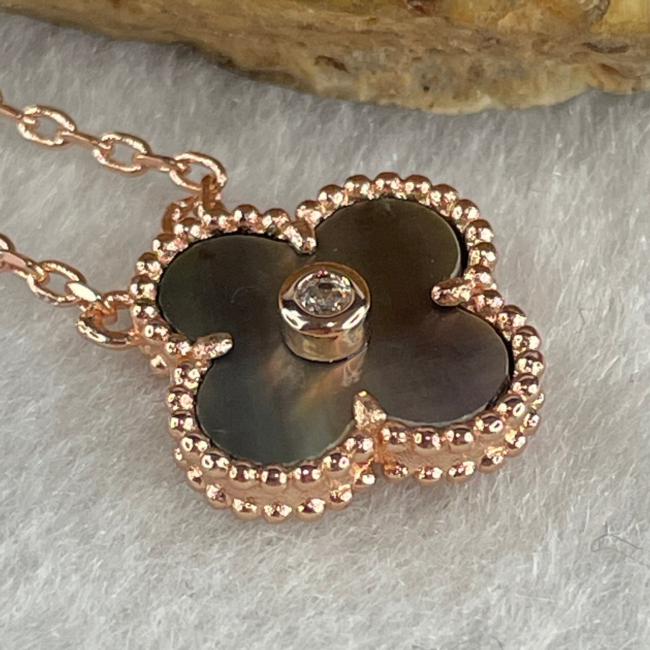 0.15Ct Colourless Round Brilliant Diameter 3.25mm VVS1 Excellent Cut Moissanite Excellent Polish Excellent Symmetry None Florescence in S925 Gold Color Greyish 4 Leaf Clover Necklace Length 36-45cm GRA 321966024