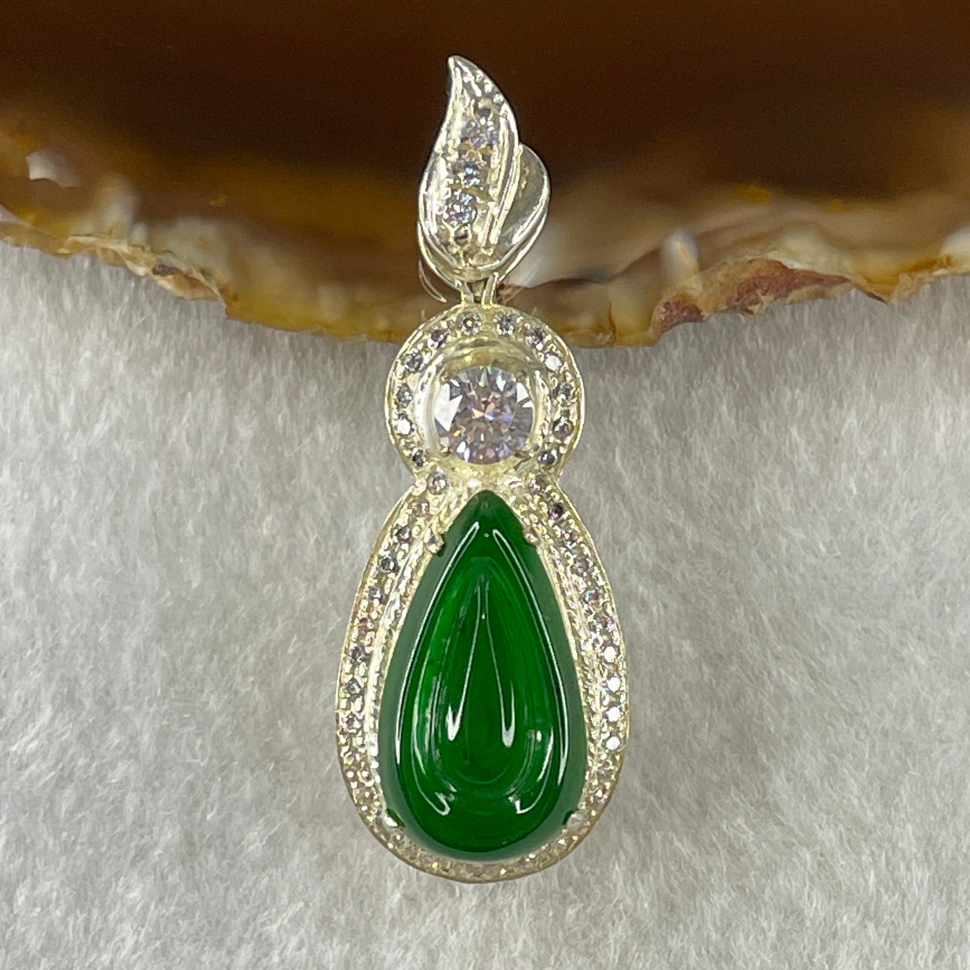 Type A Natural Semi Icy Bright Green Jadeite Tear Drop Shape Stone for Setting 18.1 by 10.5 by 3.0mm (On Silver Pendant Mold) 15.22g - Huangs Jadeite and Jewelry Pte Ltd