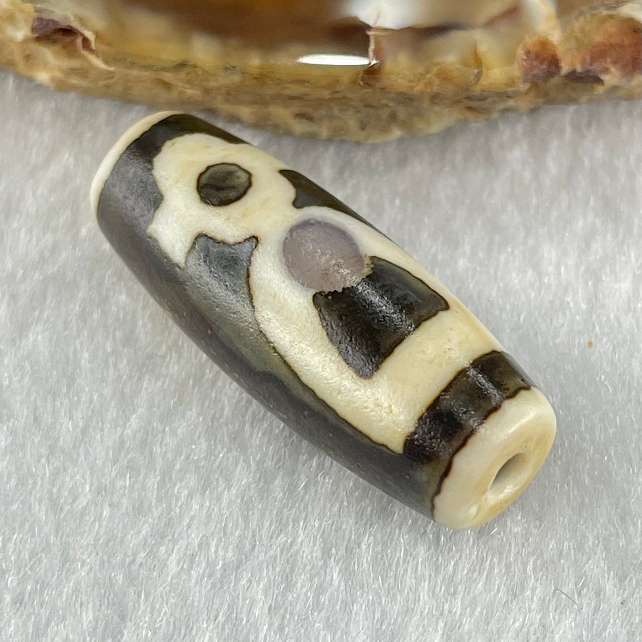 Natural Powerful Tibetan Old Oily Agate Double Cai Shen Dzi Bead Heavenly Master (Tian Zhu) 双财神长天珠 5.67g 28.8 by 11.4mm - Huangs Jadeite and Jewelry Pte Ltd