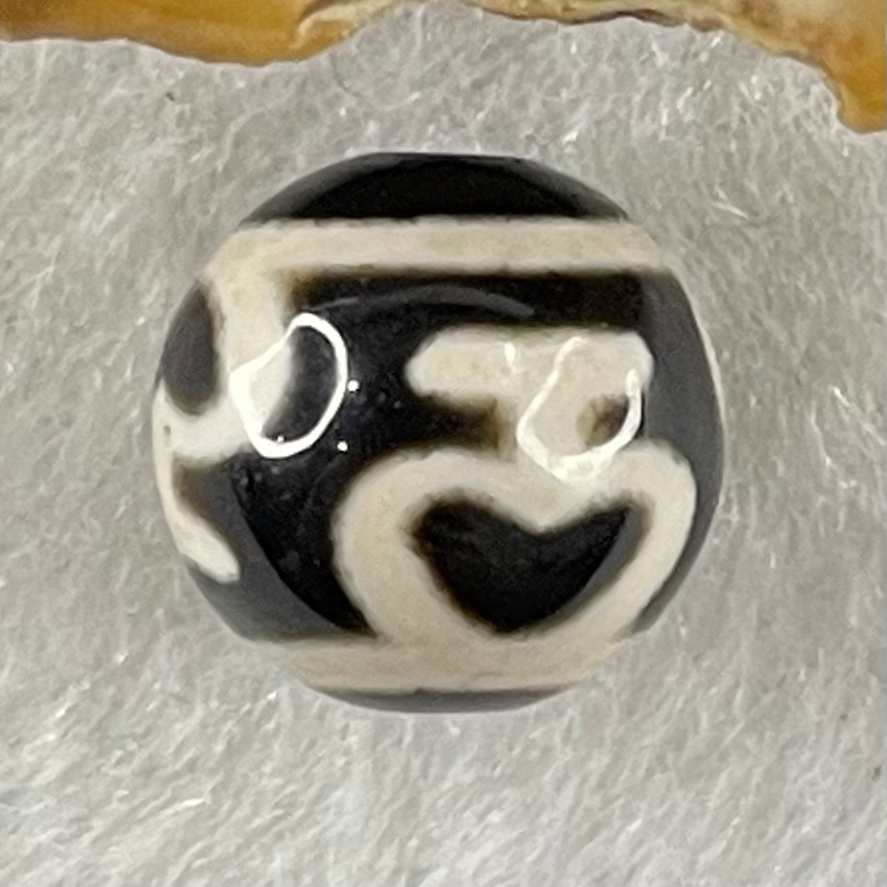 Natural Powerful Tibetan Old Oily Agate 4 Nectar Vessel Dzi Bead Heavenly Master (Tian Zhu) 花蜜容器天珠 1.44g 10.0 by 10.2mm - Huangs Jadeite and Jewelry Pte Ltd