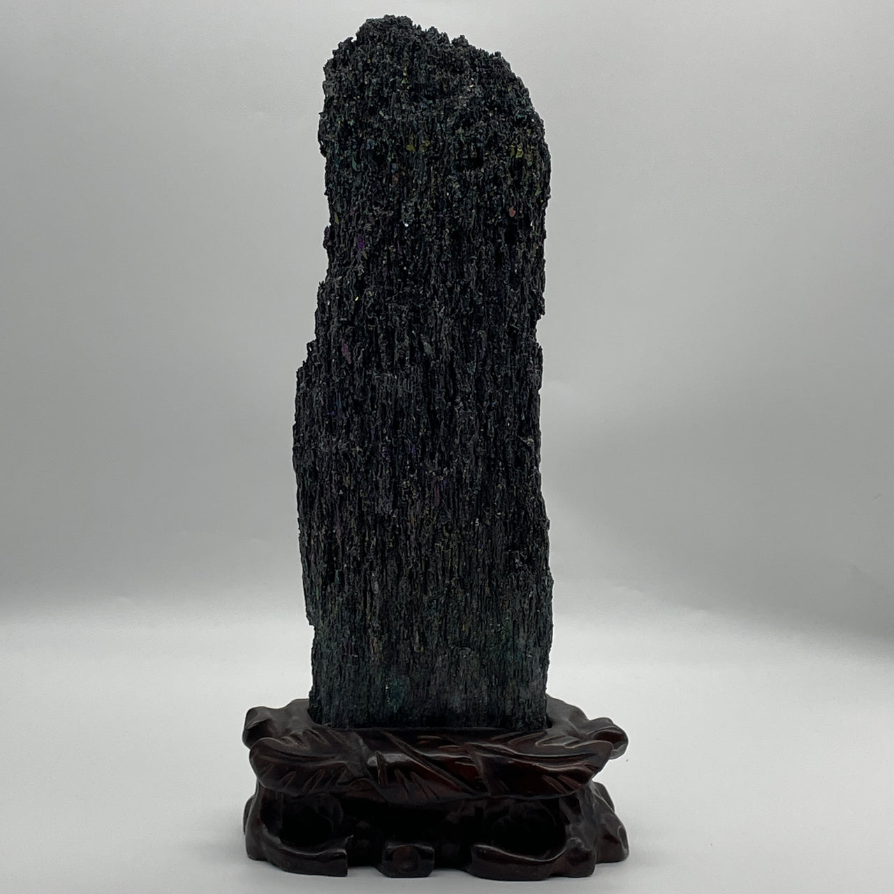 Natural Black Moissanite Rough Specimen | Custom Wooden Display Stand | Massive 2,229.6g Interstellar Mineral Crust | Avant-Garde "Cosmic Shield" Raw Architectural Masterpiece (170x100.0x355.0mm)