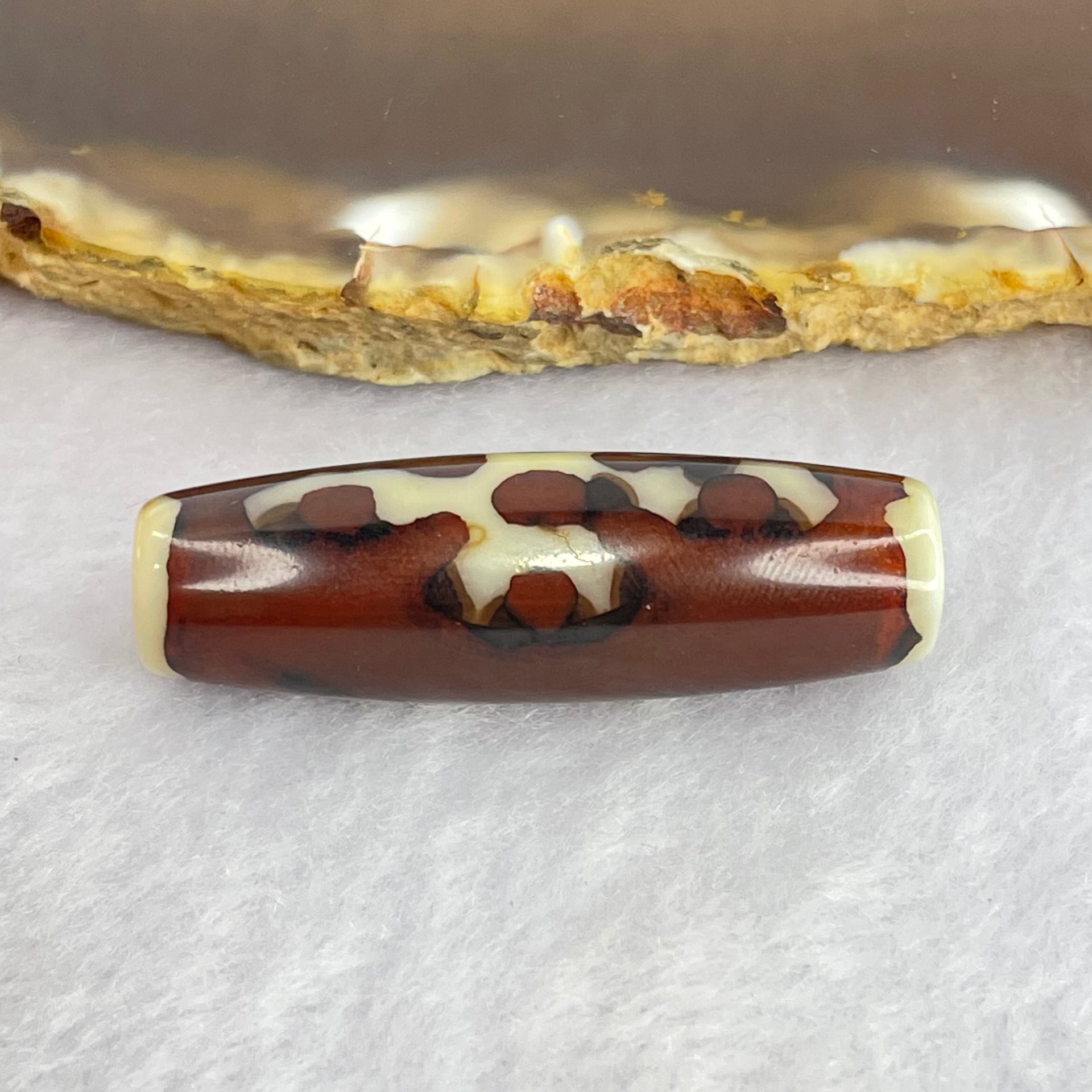Natural Powerful Tibetan Old Oily Agate 5 Eyes Lightning Dzi Bead Heavenly Master (Tian Zhu) 五眼闪电天珠 8.68g 37.7 by 11.7mm - Huangs Jadeite and Jewelry Pte Ltd