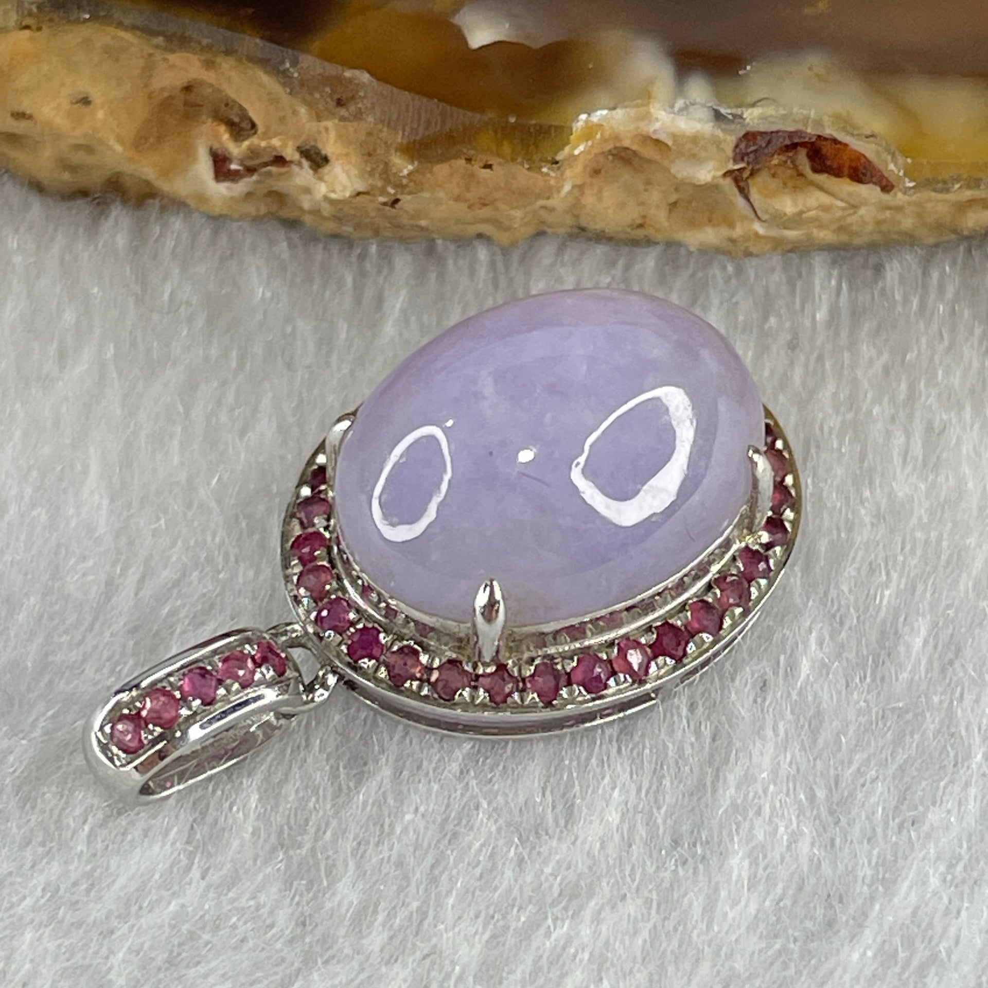 High Grade Natural Type A Bright Lavender Jadeite Cabouchon Oval Shape Pendant in 18K AU750 White Gold with Natural Pink Sapphires 2.97g 13.3 by 10.4 by 6.0mm - Huangs Jadeite and Jewelry Pte Ltd